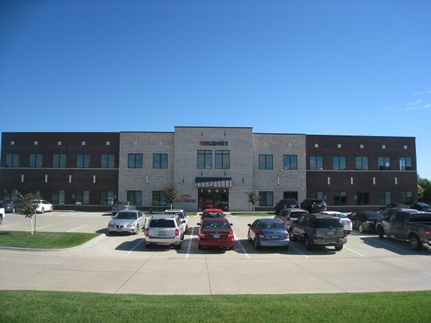 1501 Boyson Square Dr, Hiawatha, IA for Rent