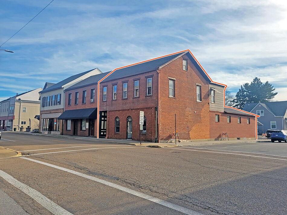 100 E Main St, Mascoutah, IL for Sale