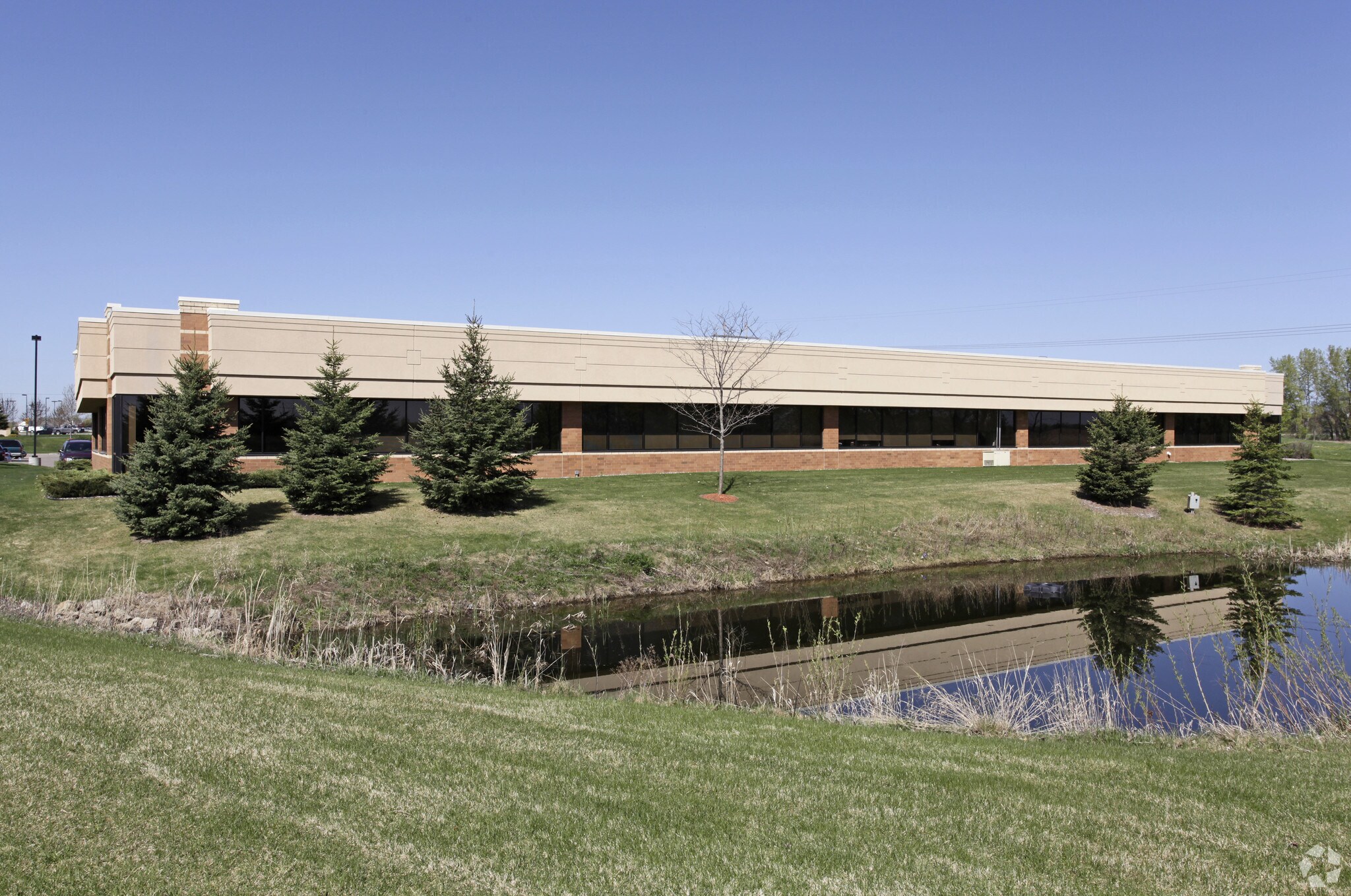 8519 Eagle Point Blvd Lake Elmo, MN 55042 Office Property for Sale on