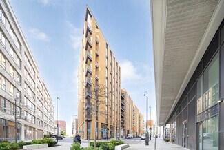 London, LND Storefront Retail/Residential - Royal Crest Av