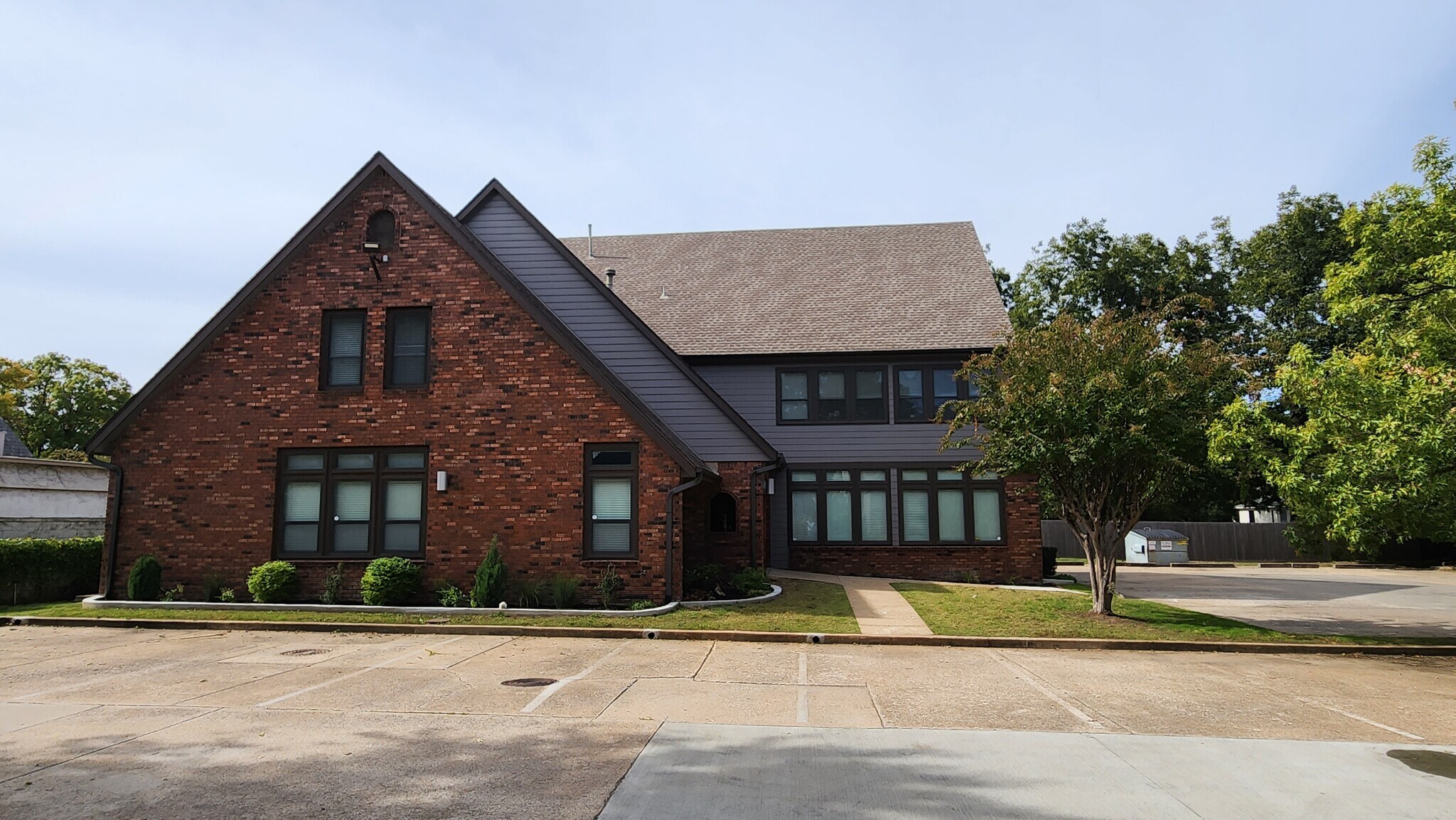 5514 S Lewis Ave Tulsa, OK 74105 Office Property for Sale on