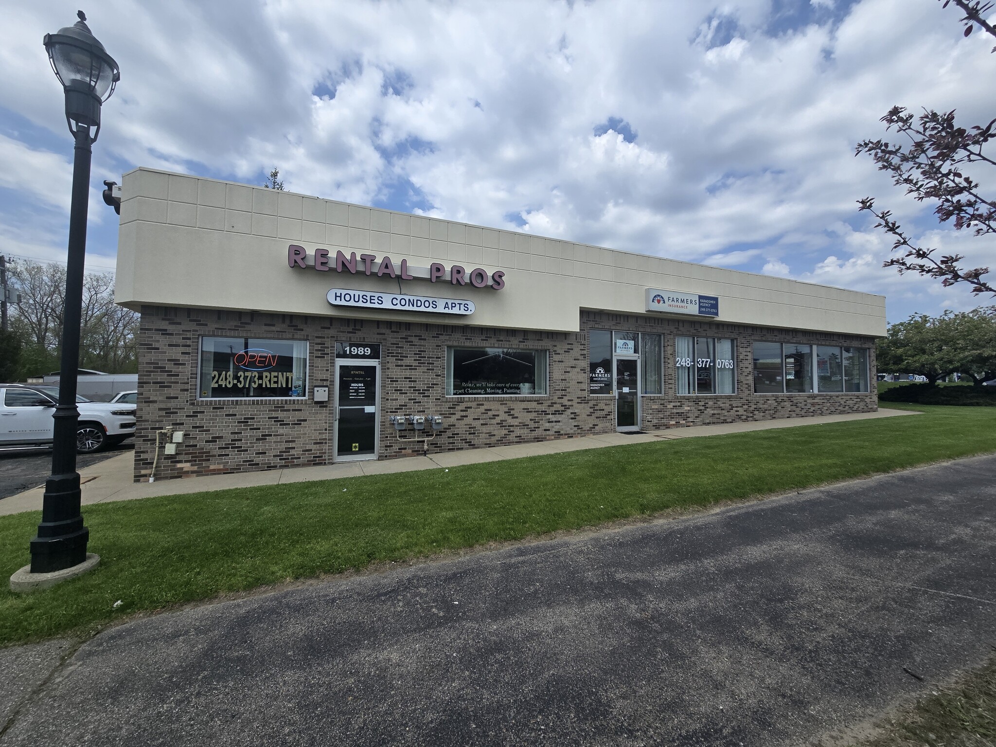 1989 N Opdyke Rd, Auburn Hills, MI for Rent