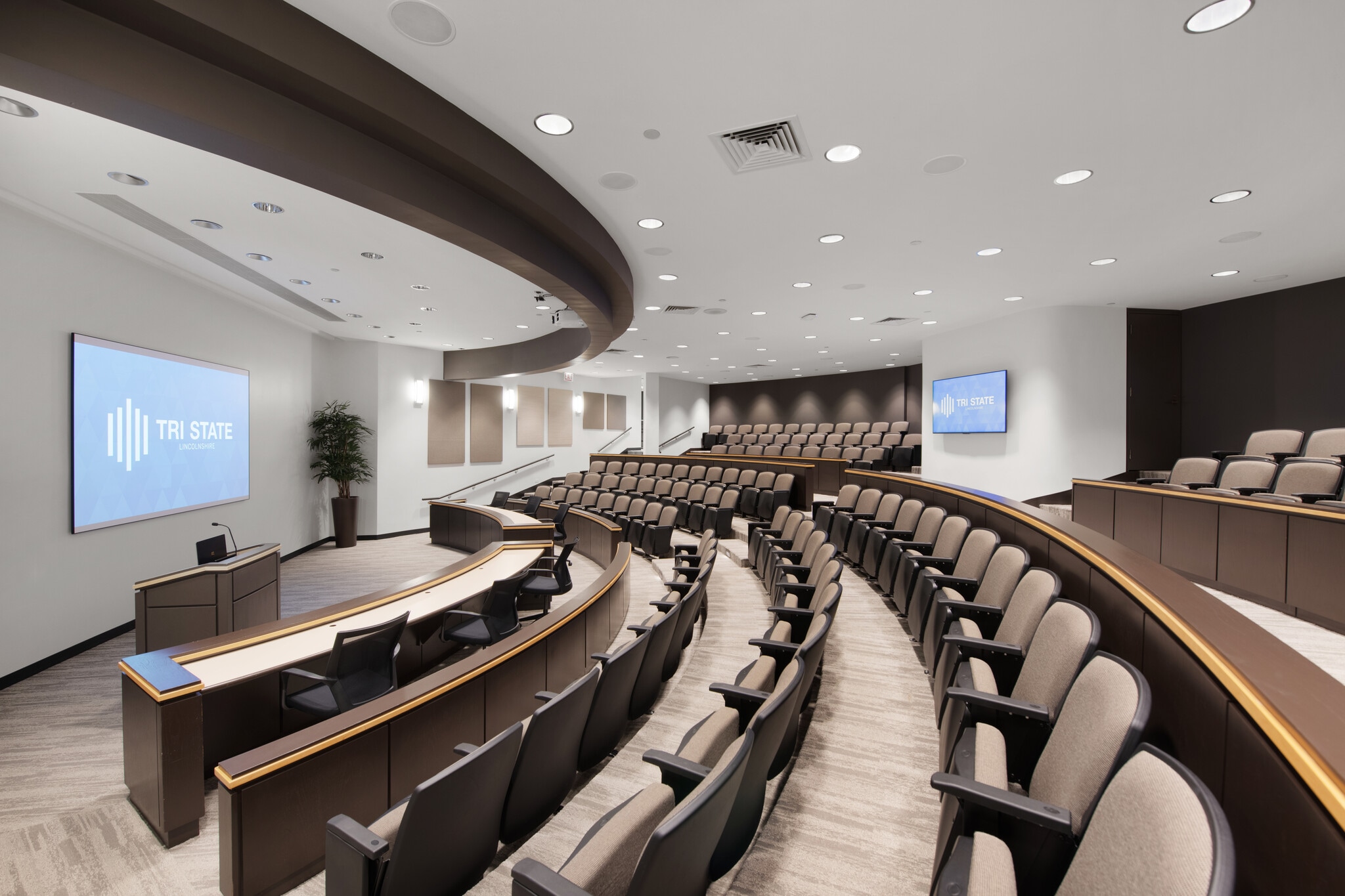 300 Tri State International, Lincolnshire, IL for Rent