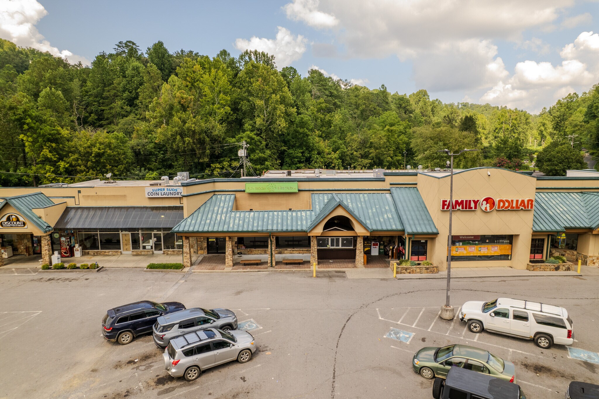 1357-1359 E Parkway, Gatlinburg, TN for Rent