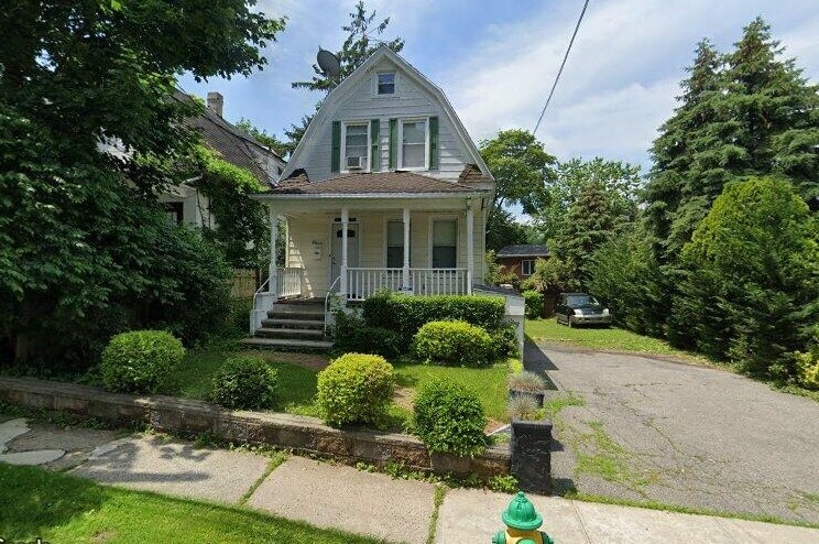 19 Waldo Ave, White Plains, NY for Sale