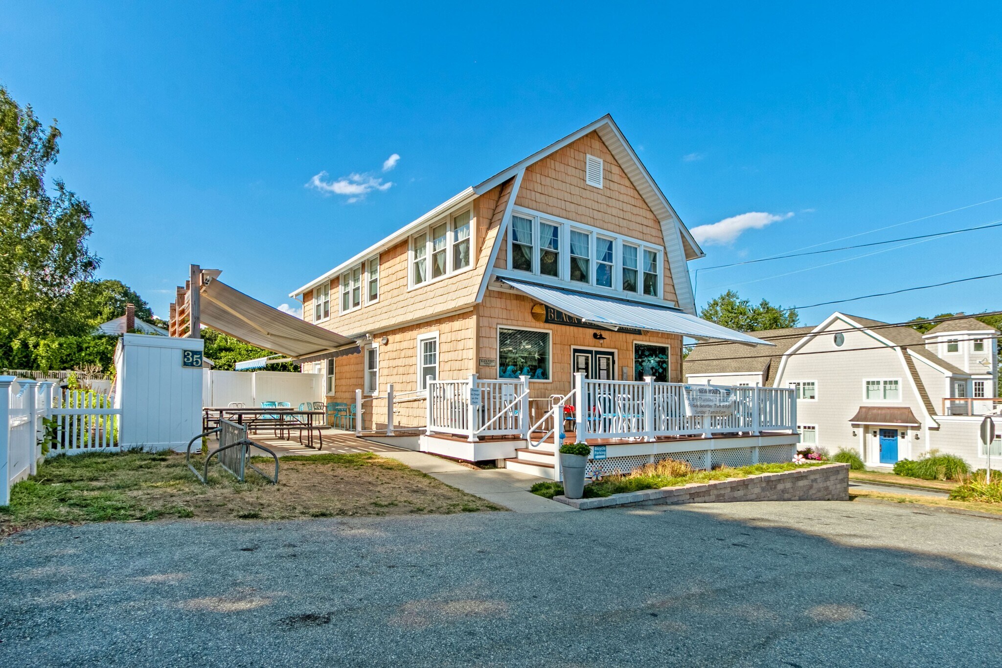 35 Nehantic Dr, Niantic, CT for Sale
