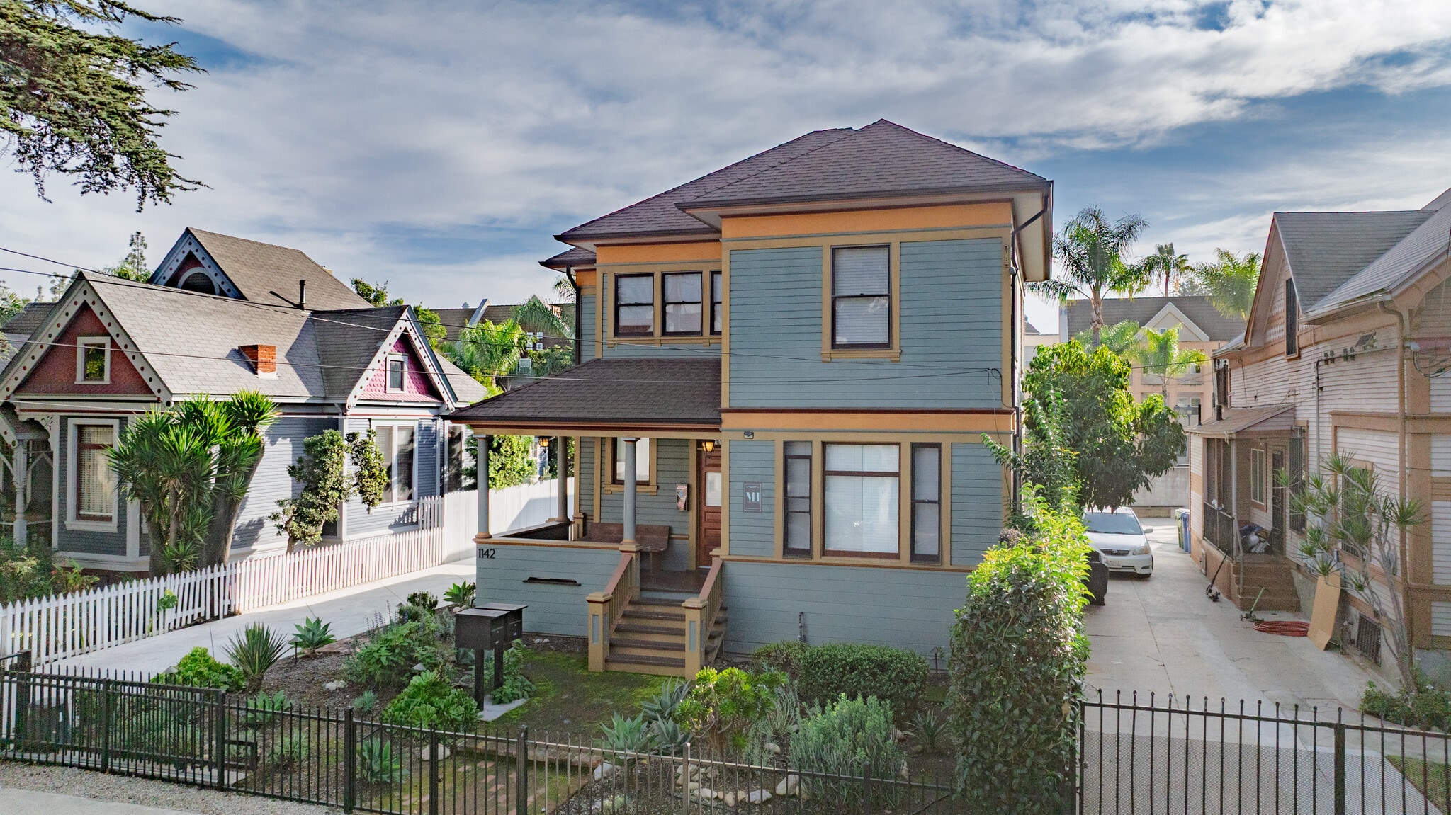 1140 W 25th St, Los Angeles, CA for Sale