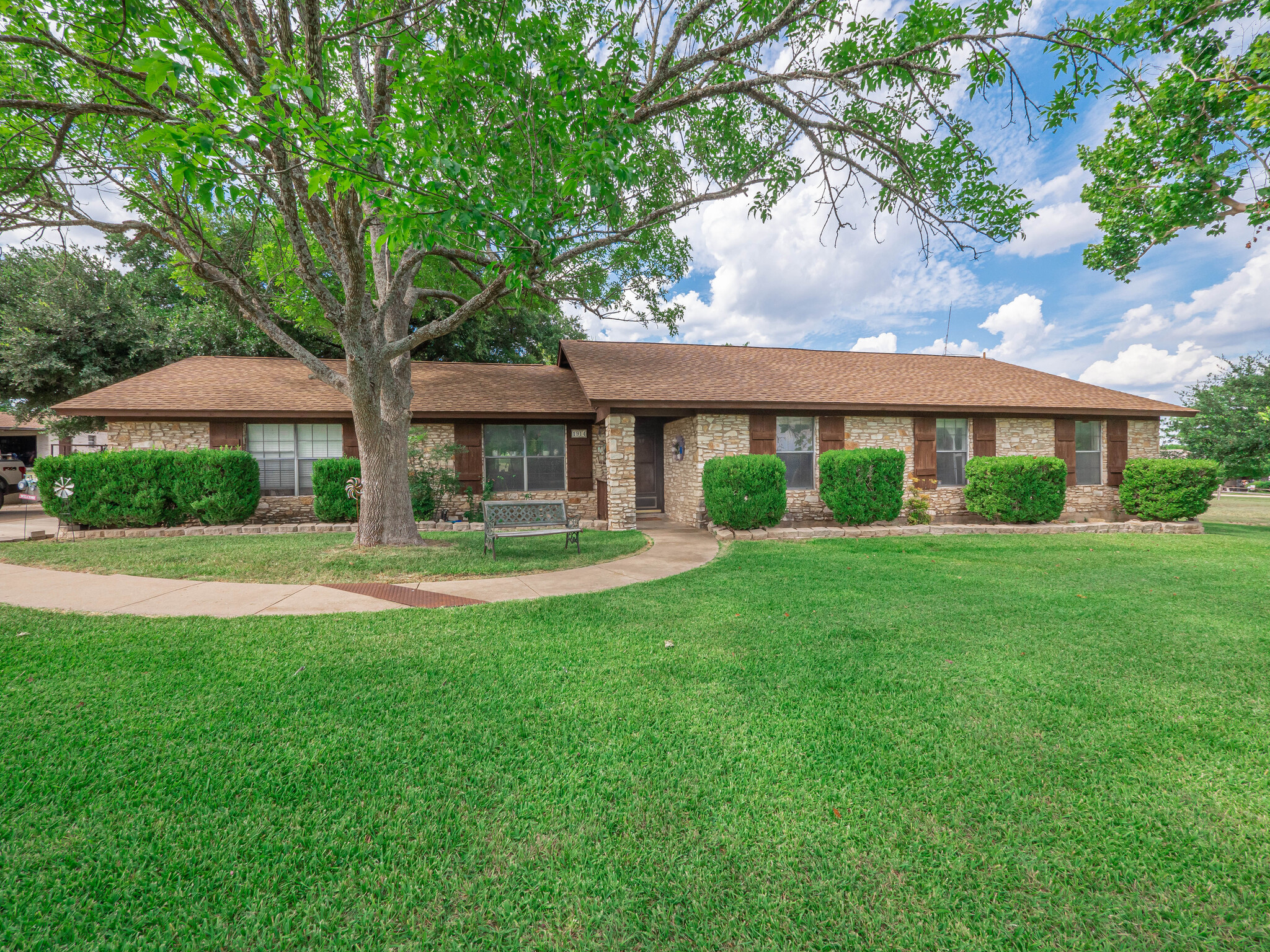 1914 Rowe Loop, Pflugerville, TX for Sale