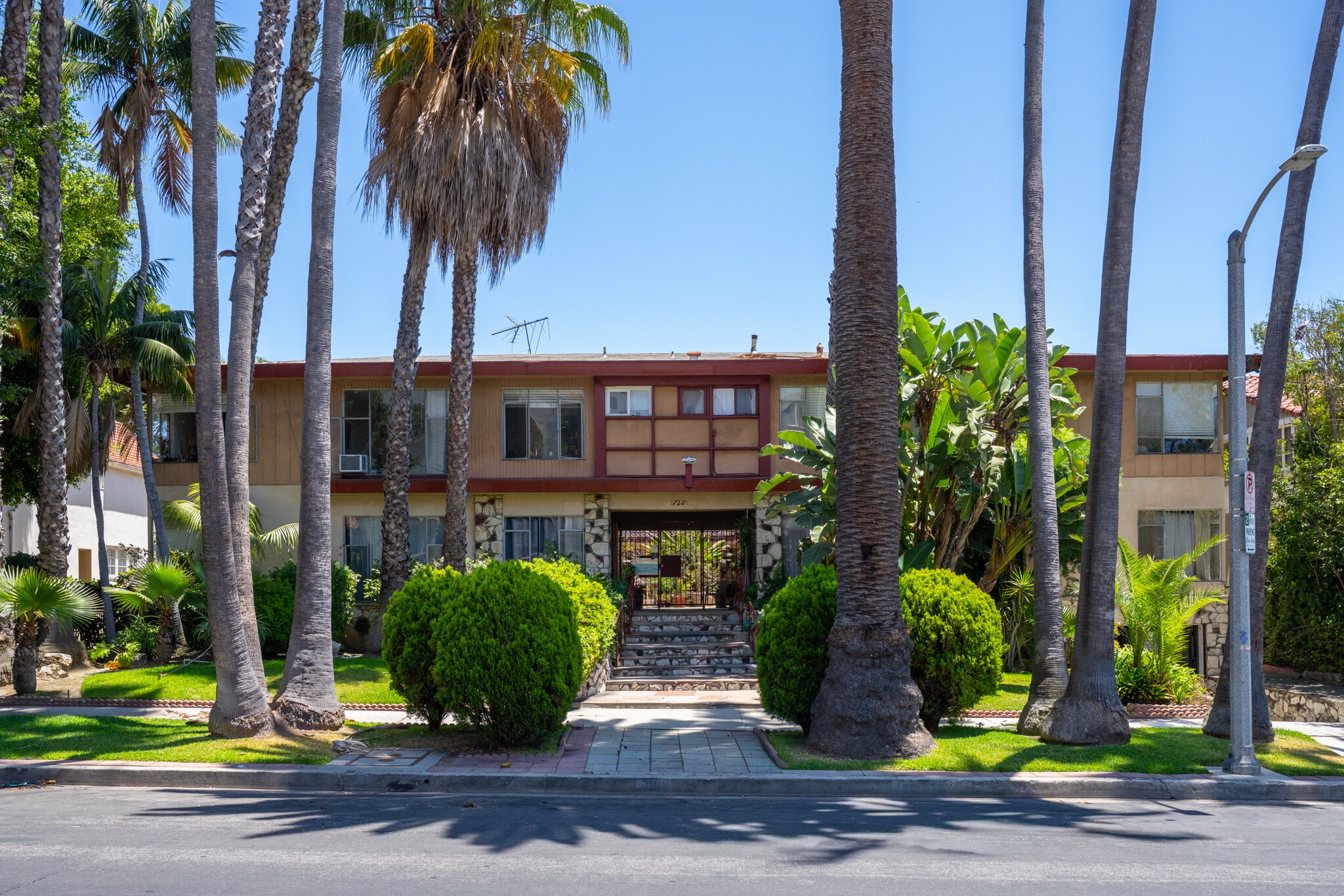 720 S Plymouth Blvd, Los Angeles, CA for Sale