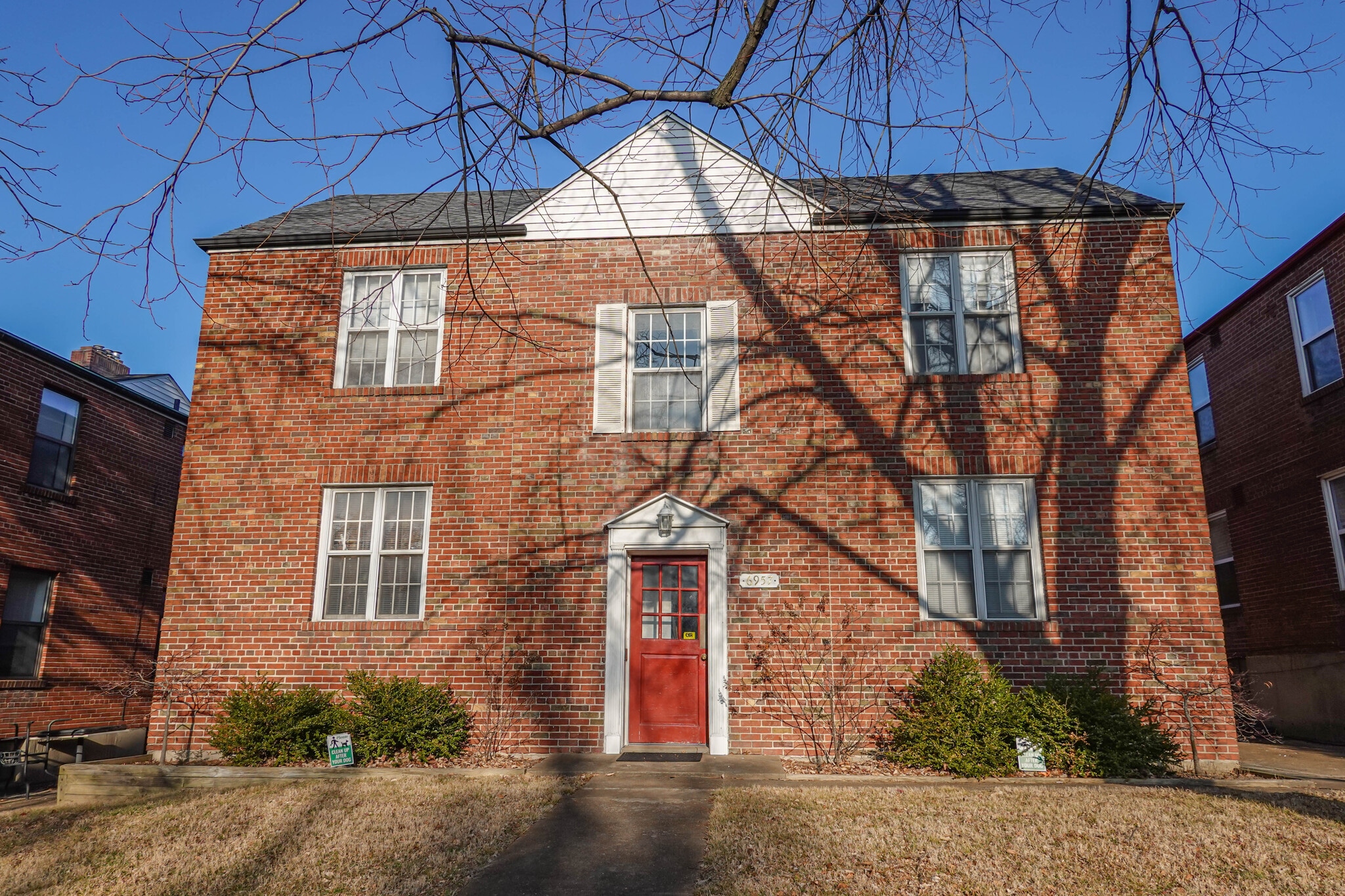 6957 Chippewa St, Saint Louis, MO for Sale