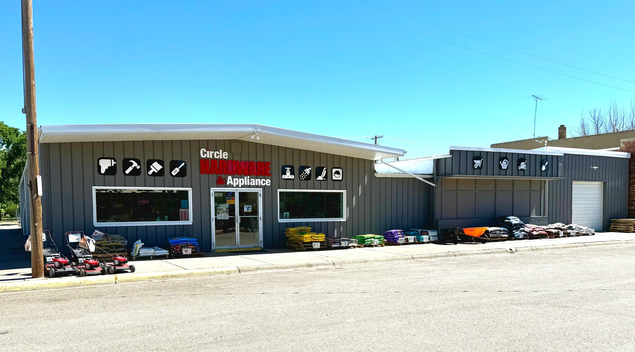 107 Main St, Circle, MT for Sale
