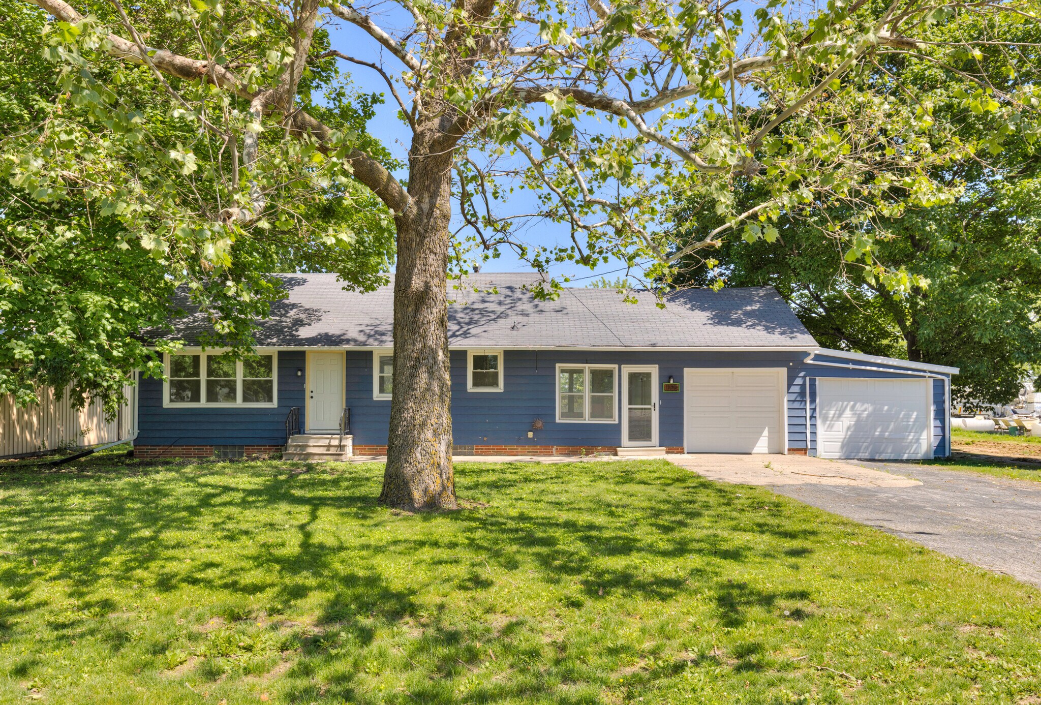 1100 2nd St NE, Bondurant, IA for Sale