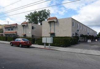 Ventura, CA Apartments - 401-433 W Ramona St