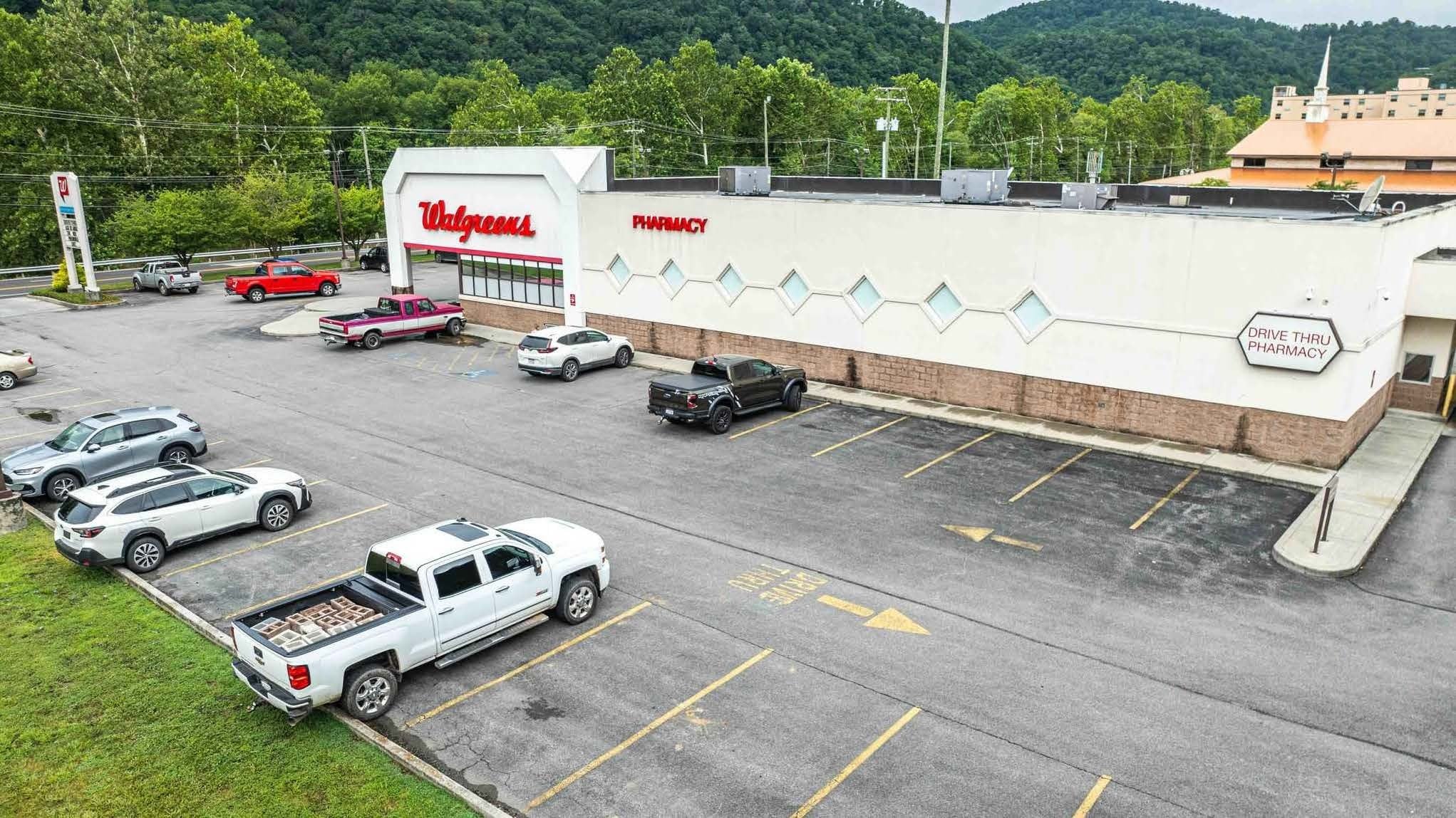 513 Stokes Dr, Hinton, WV for Sale