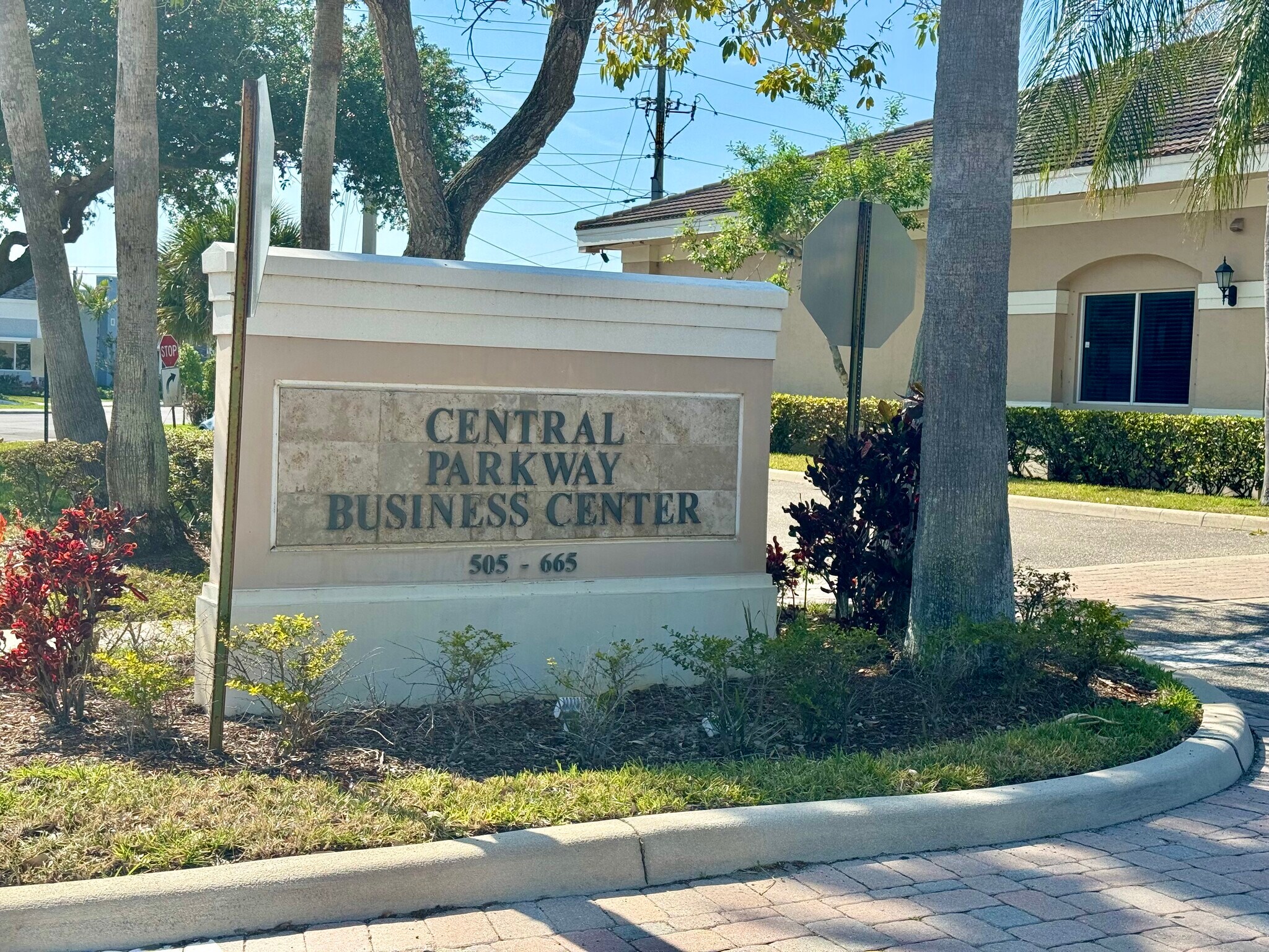 515525 SE Central Pky Stuart, FL 34994 Office Property for Lease on