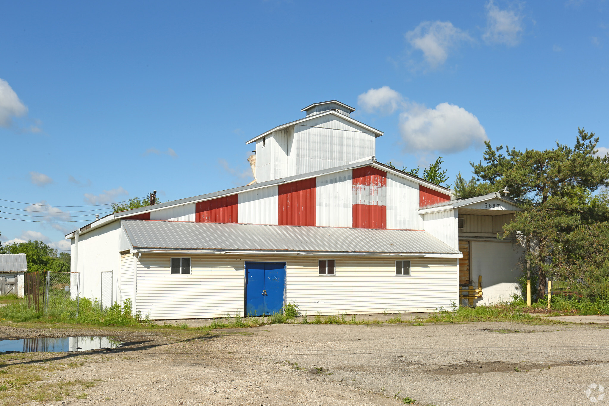 5607 Millett Hwy, Lansing, MI for Rent