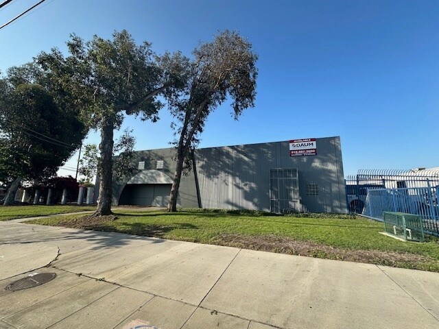 9301 Laurel Canyon Blvd, Arleta, CA for Rent