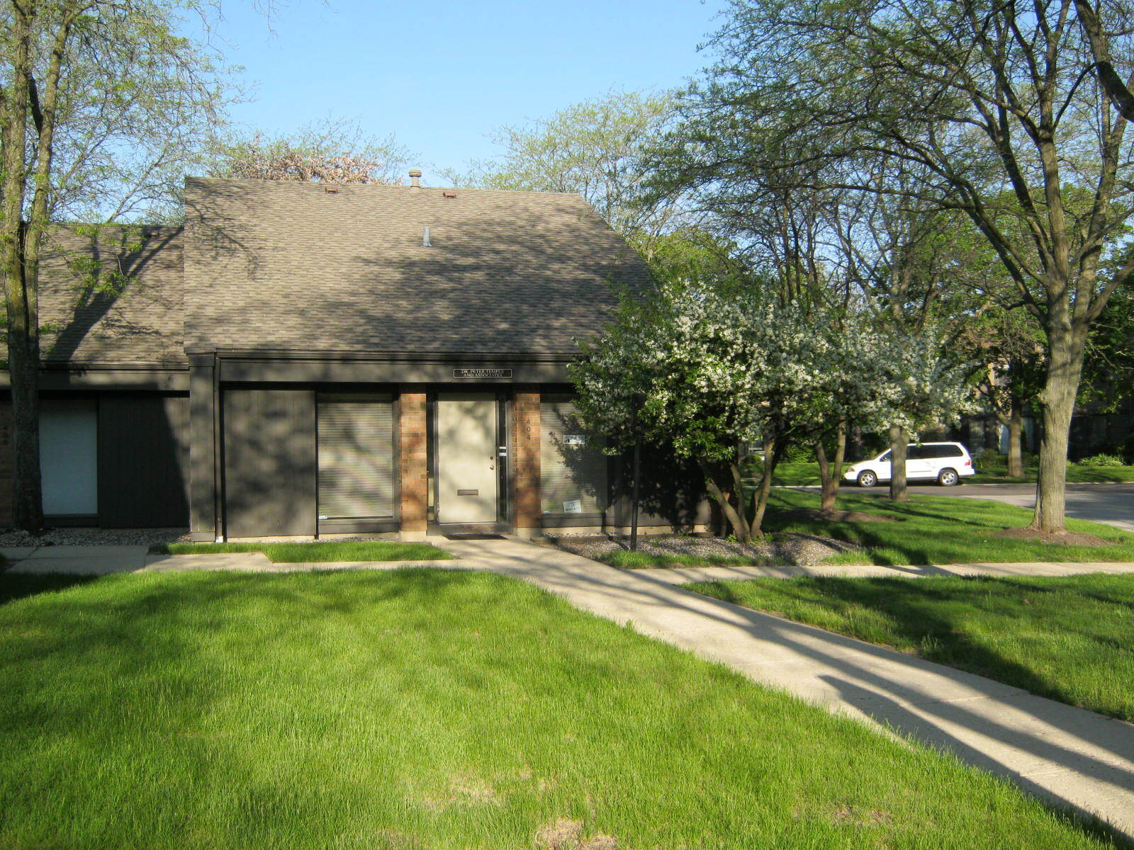1250 Executive Pl, Geneva, IL for Rent