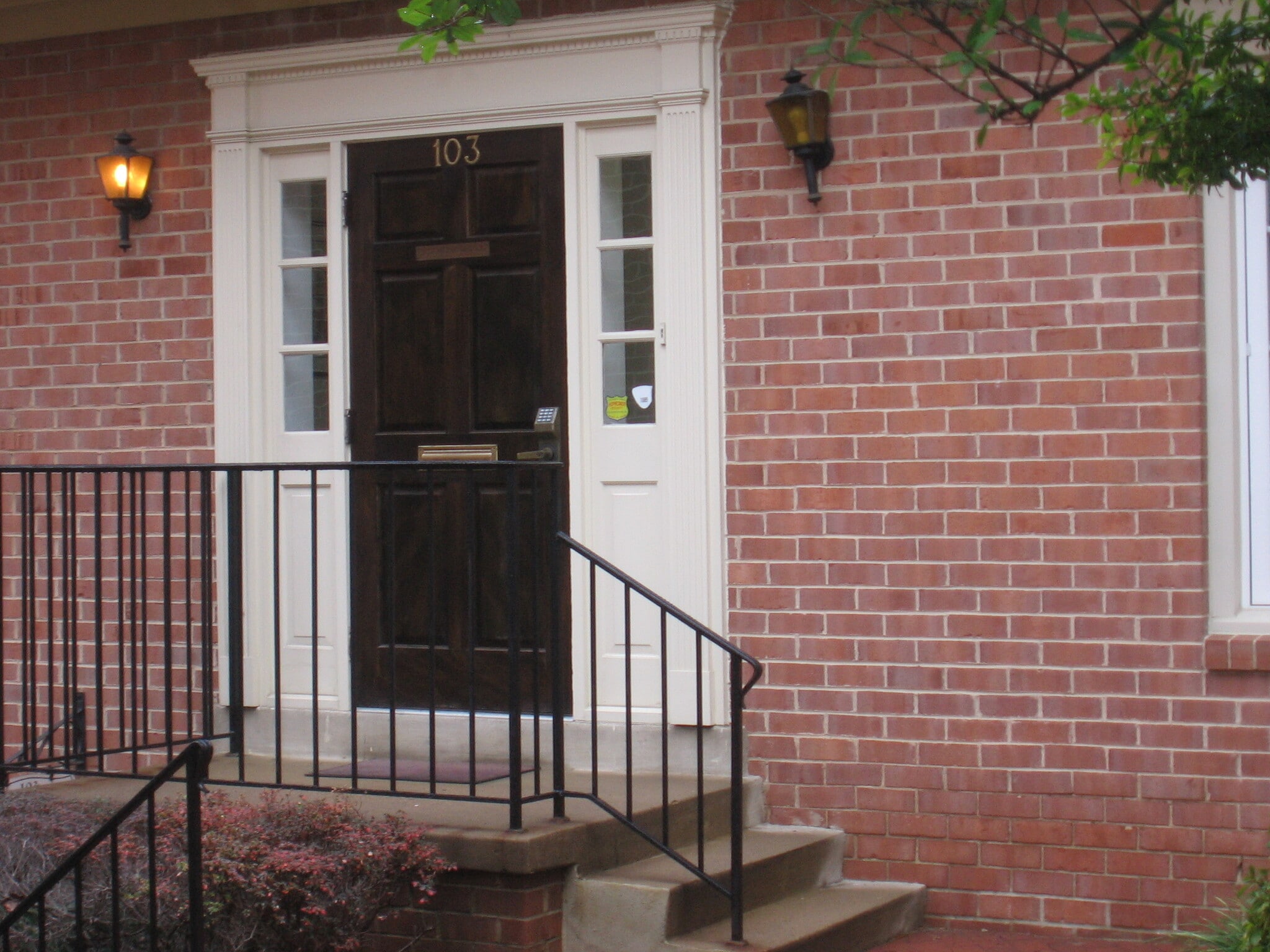 101-103 Rowell Ct, Falls Church, VA for Rent