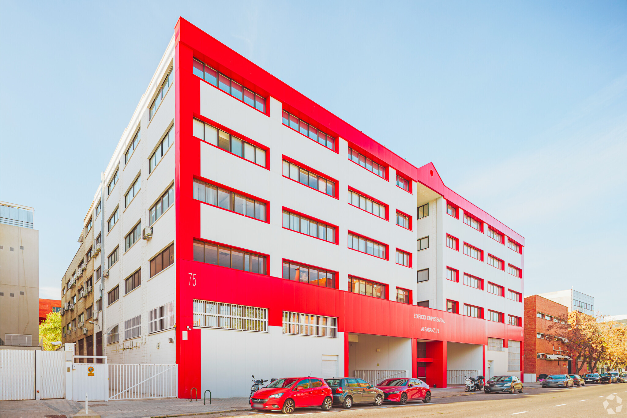 75 Calle de Albasanz, Madrid, MAD for Rent