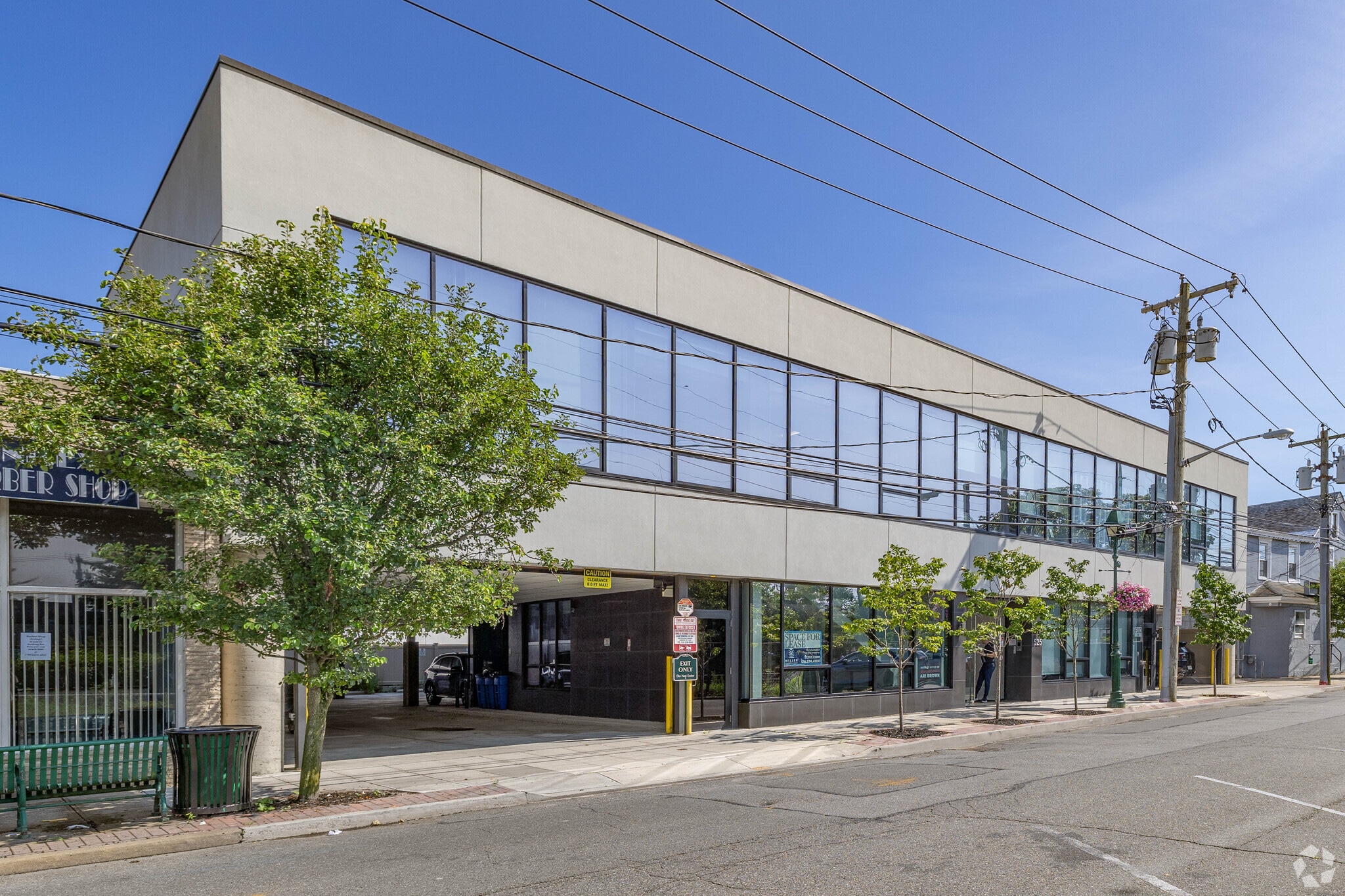 525 Chestnut St, Cedarhurst, NY for Rent