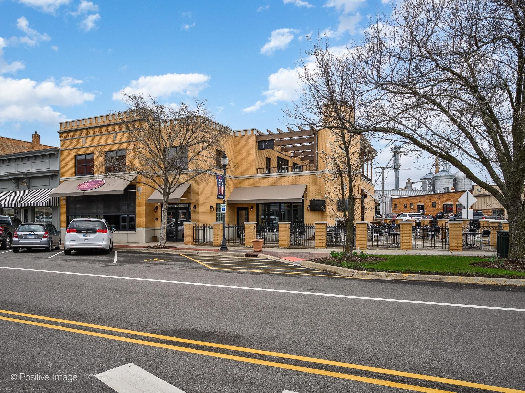 250 Center St, Grayslake, IL for Sale