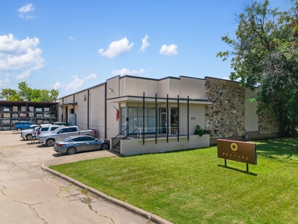 9210 King Arthur Dr, Dallas, TX for Sale