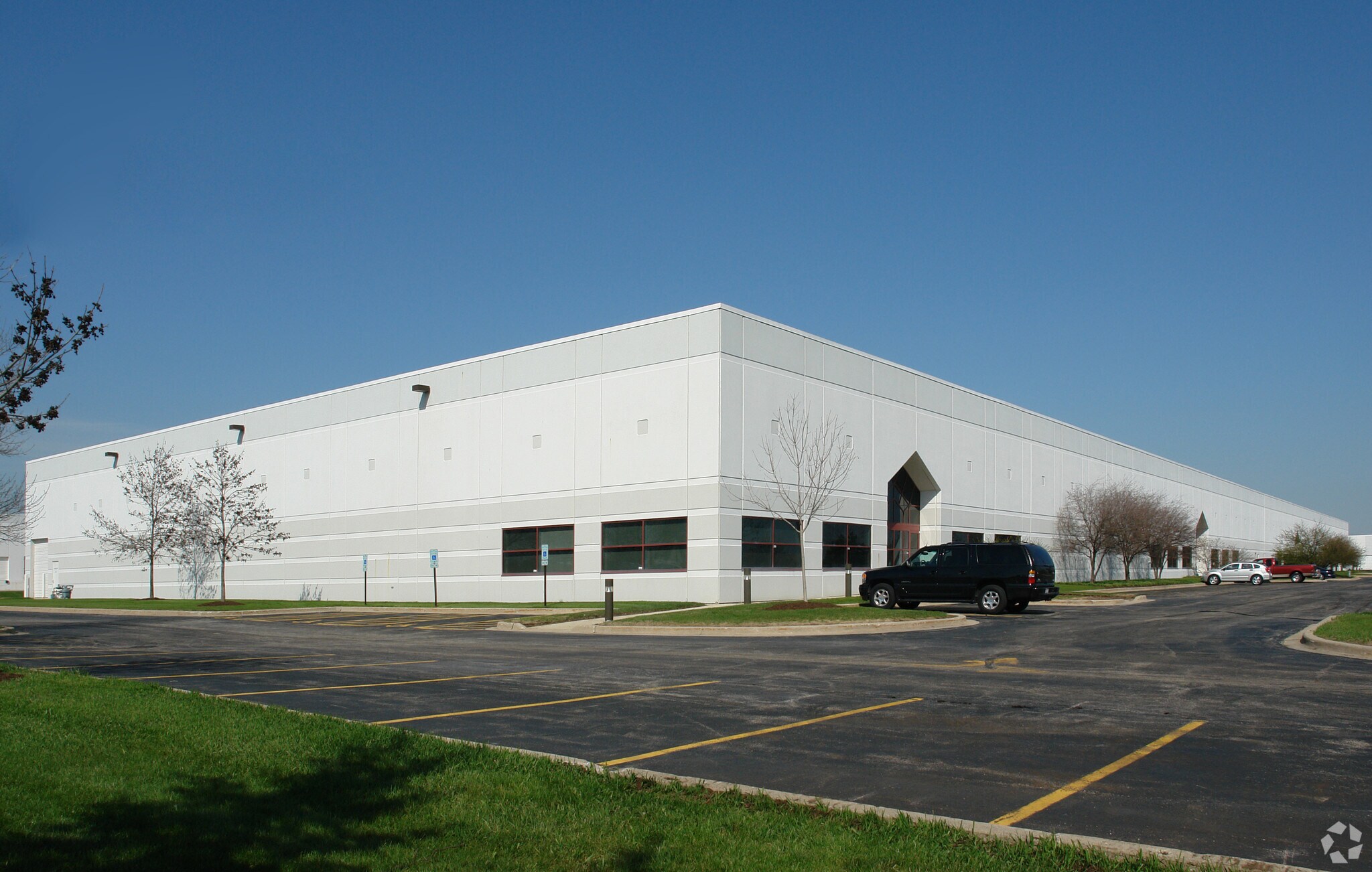 450 Congress Pky Crystal Lake, IL 60014 Industrial Property for Lease