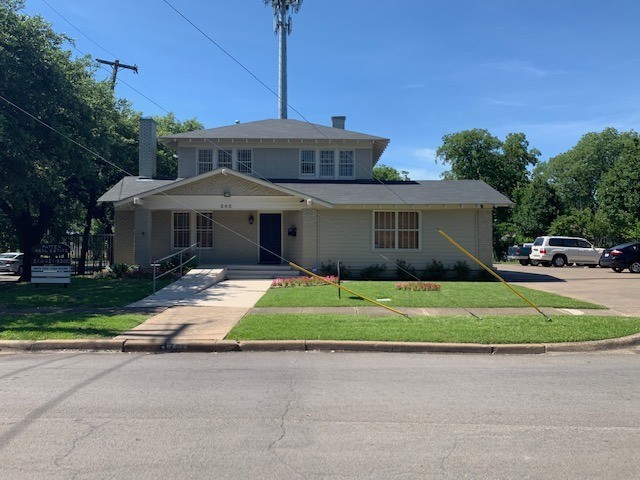 202 W Pembroke Ave, Dallas, TX for Rent