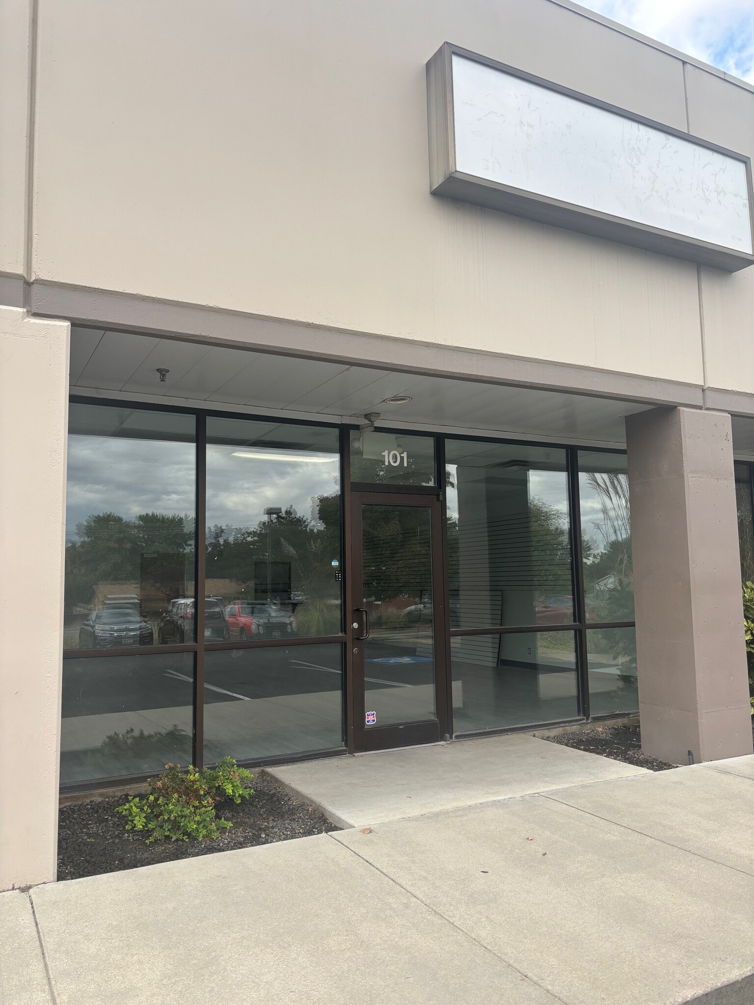 9165 Chinden Blvd, Garden City, ID for Rent