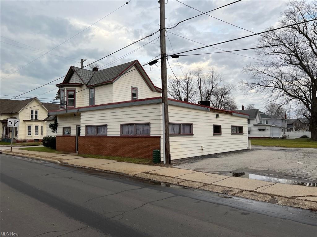 244 Mill St, Conneaut, OH for Sale