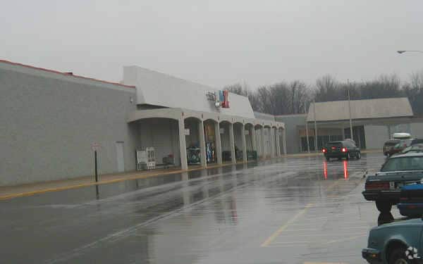 7651 23 Mile Rd, Shelby Township, MI for Rent