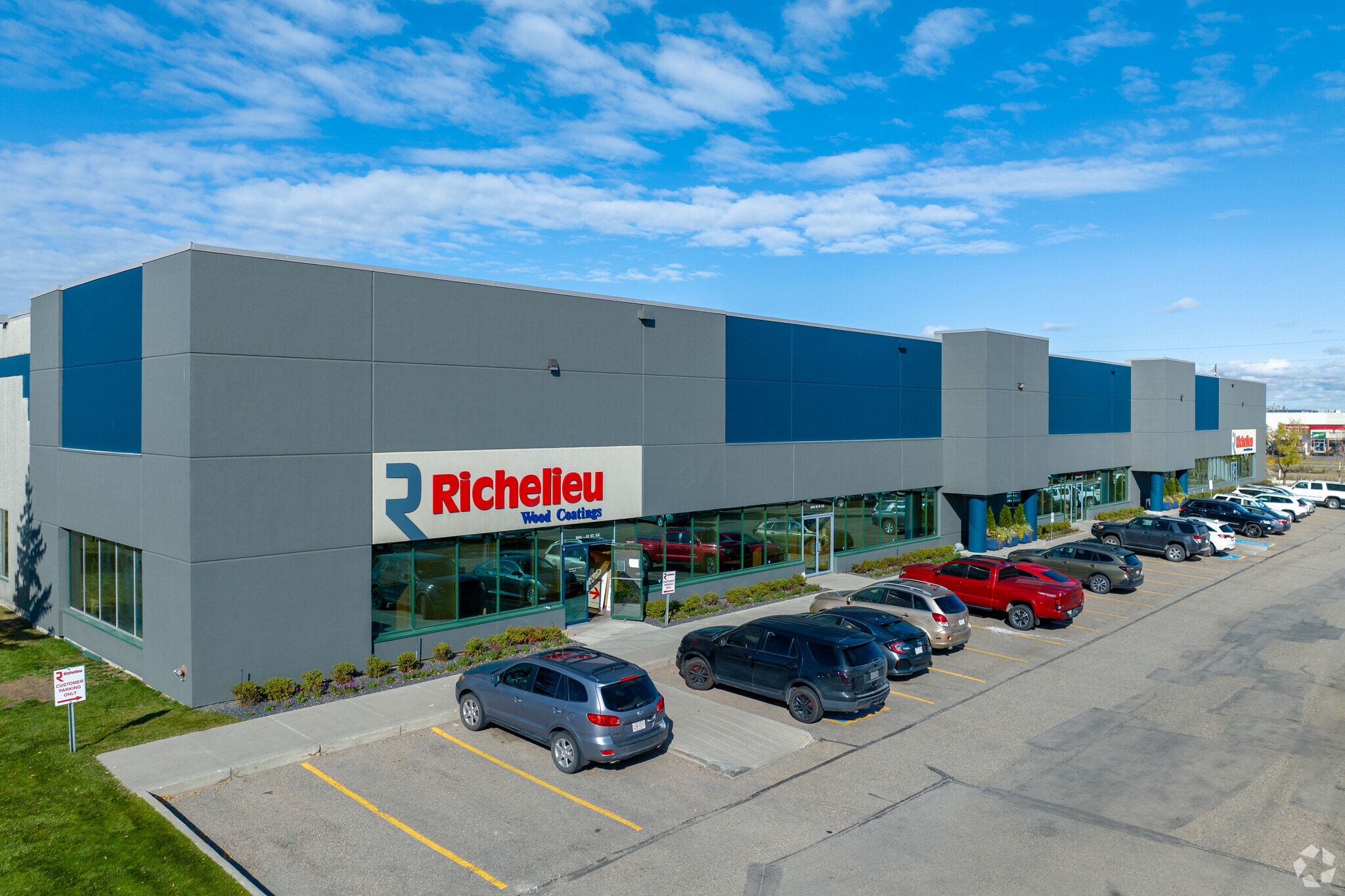 5211-5241 52 St SE, Calgary, AB for Rent