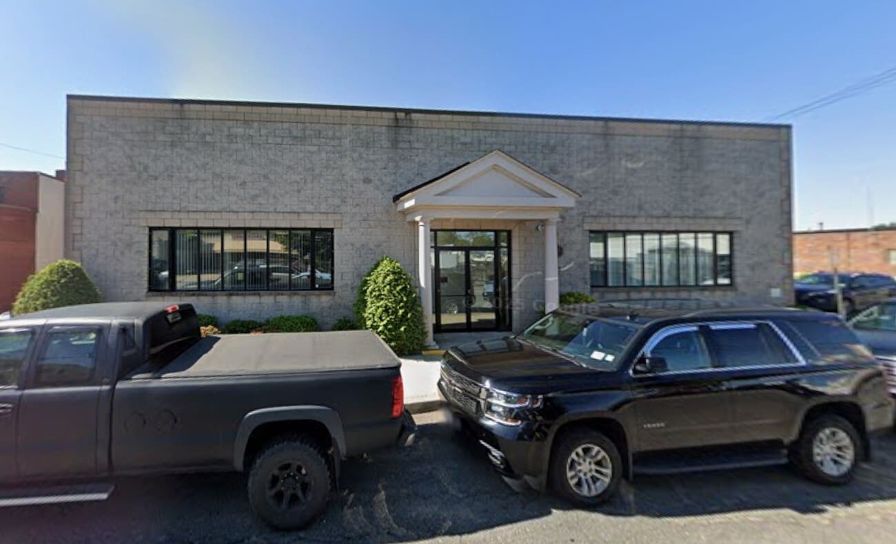 49 Windsor Ave, Mineola, NY for Rent