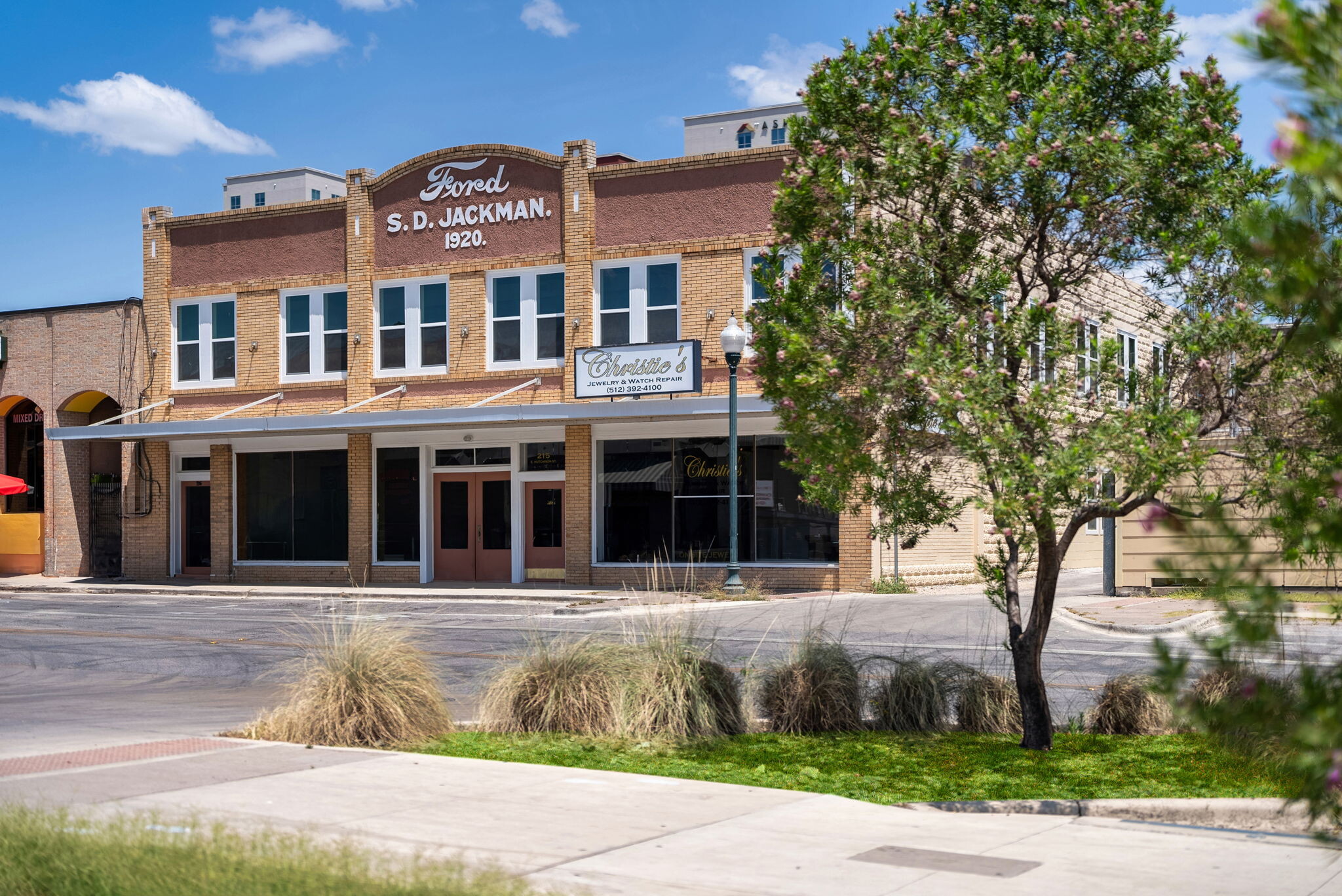 211-215 E Hutchison St, San Marcos, TX for Rent