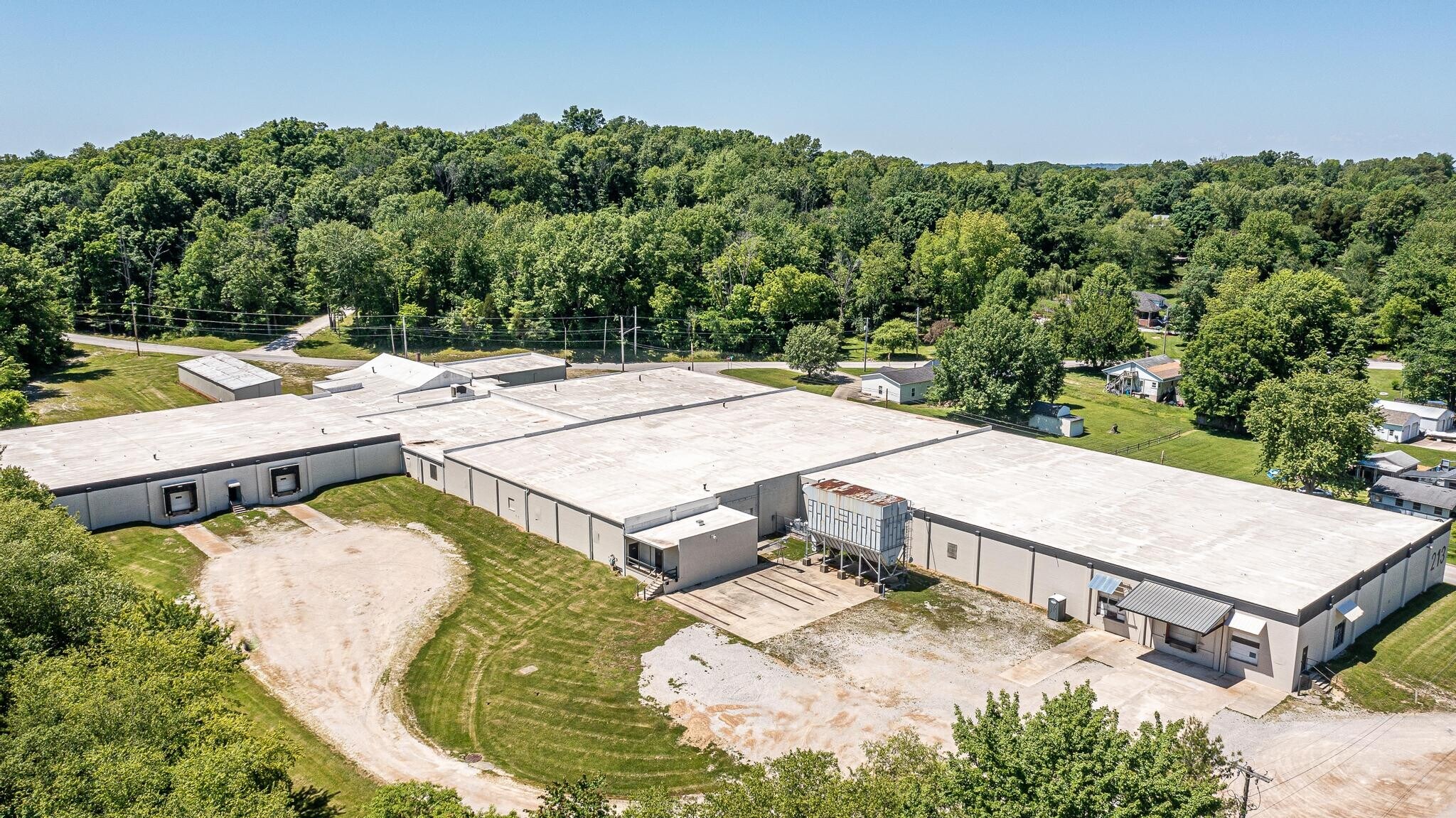 213 W 1st St, Huntingburg, IN for Rent