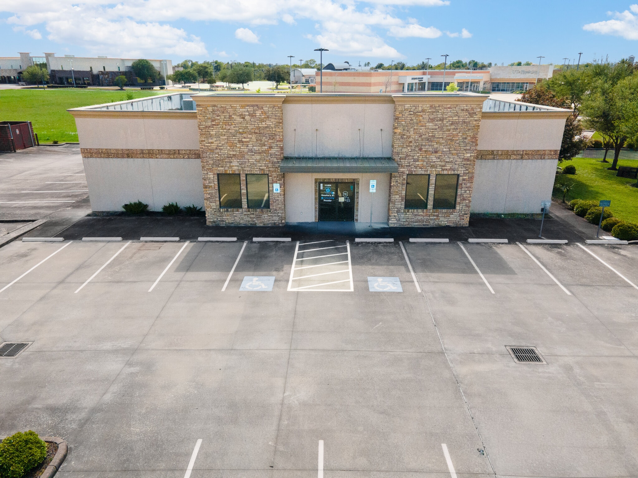 11464 Space Center Blvd, Houston, TX for Rent