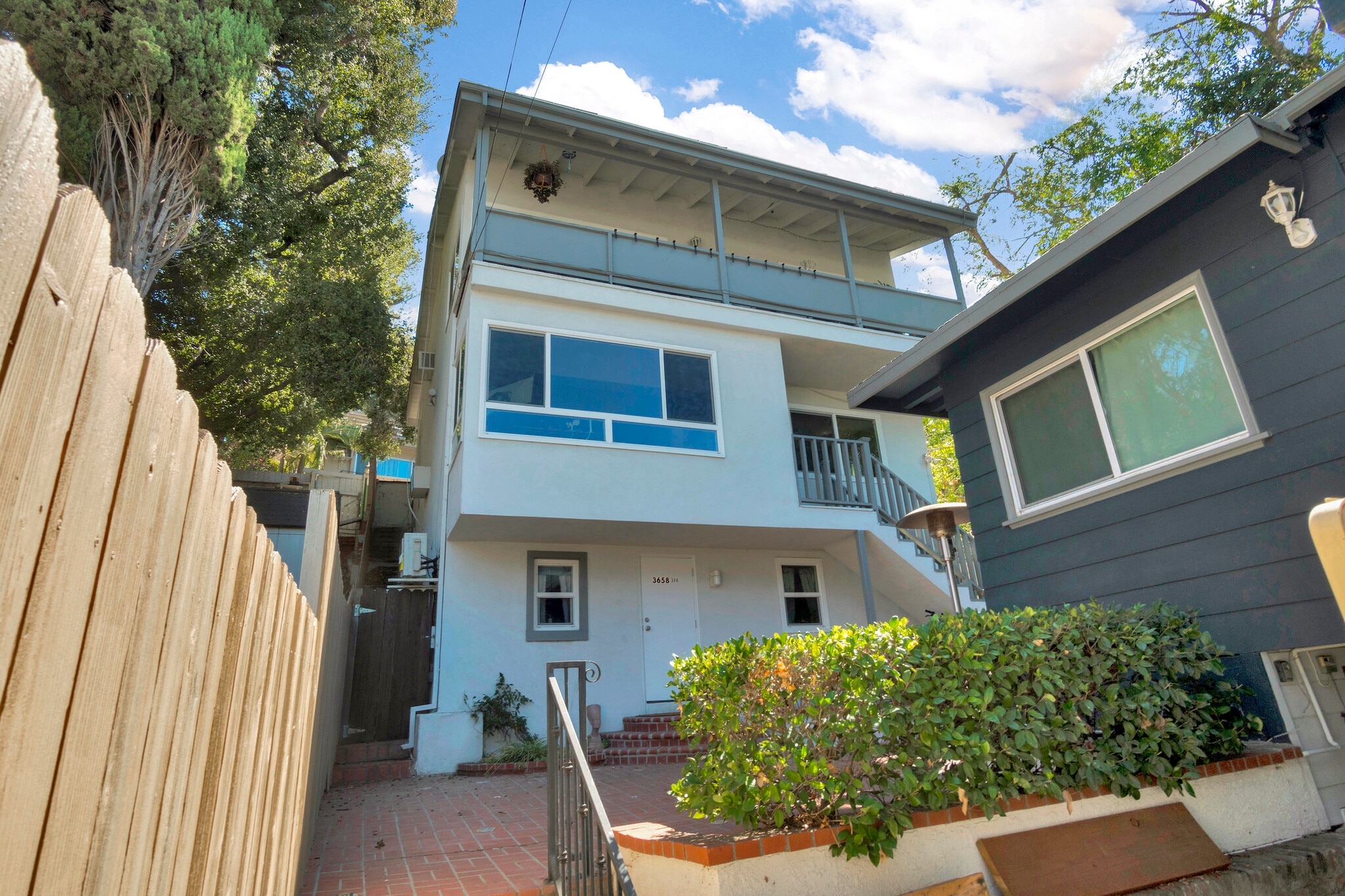 3662 Fredonia Dr, Los Angeles, CA for Sale