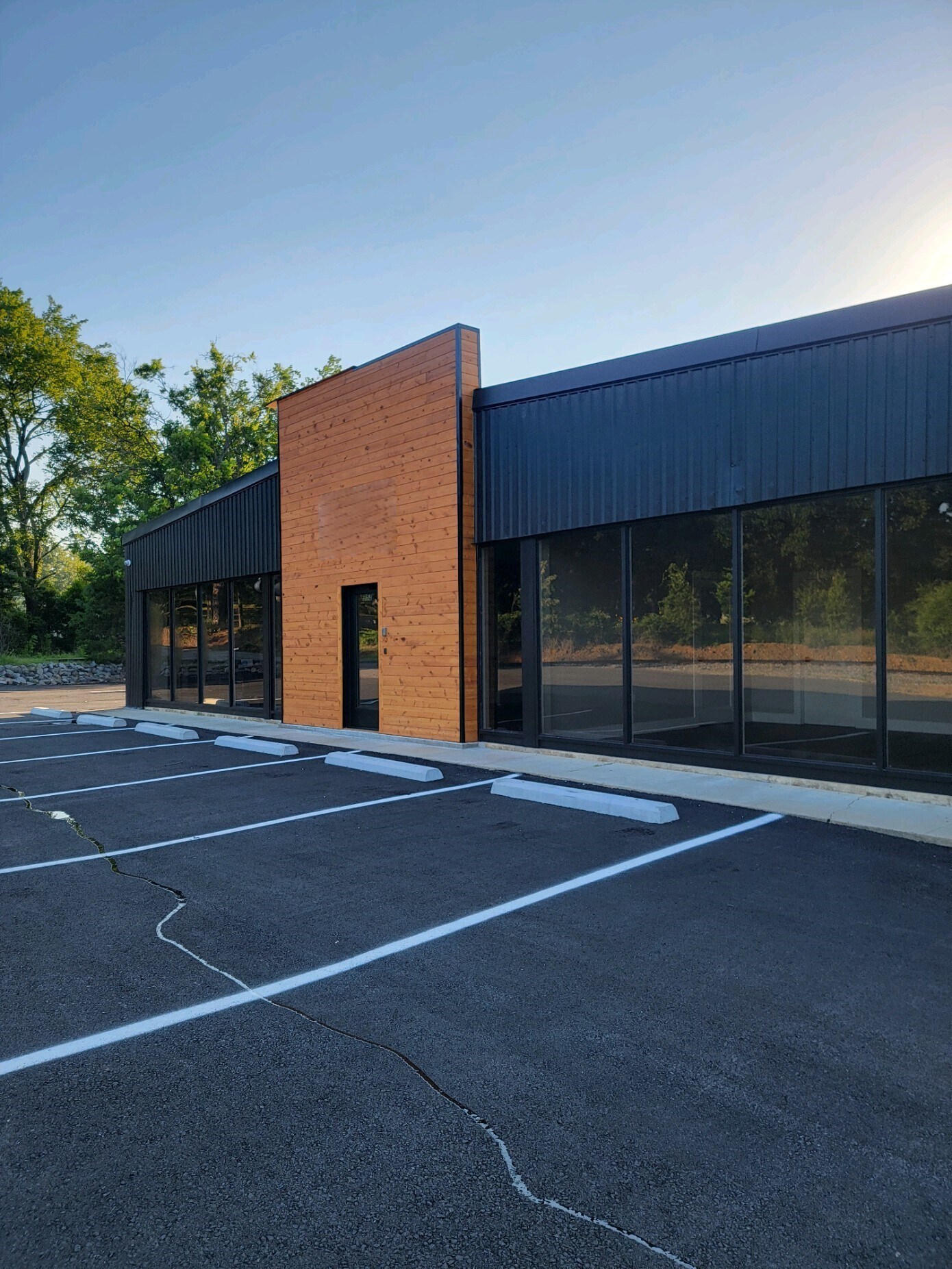 853 3rd St Hot Springs, AR 71913 Office Property for Lease on