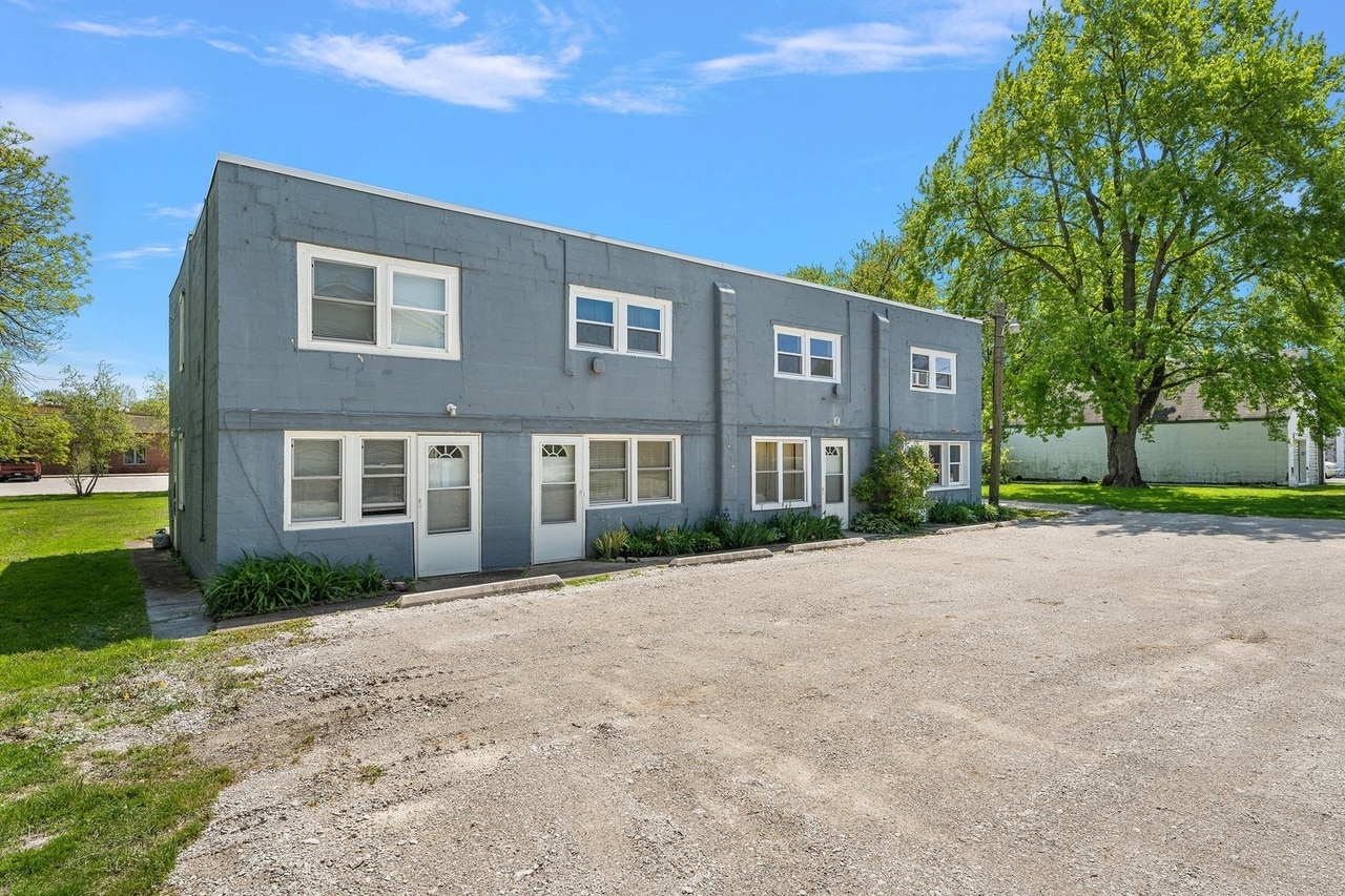 19061 Wentworth Ave, Lansing, IL for Sale