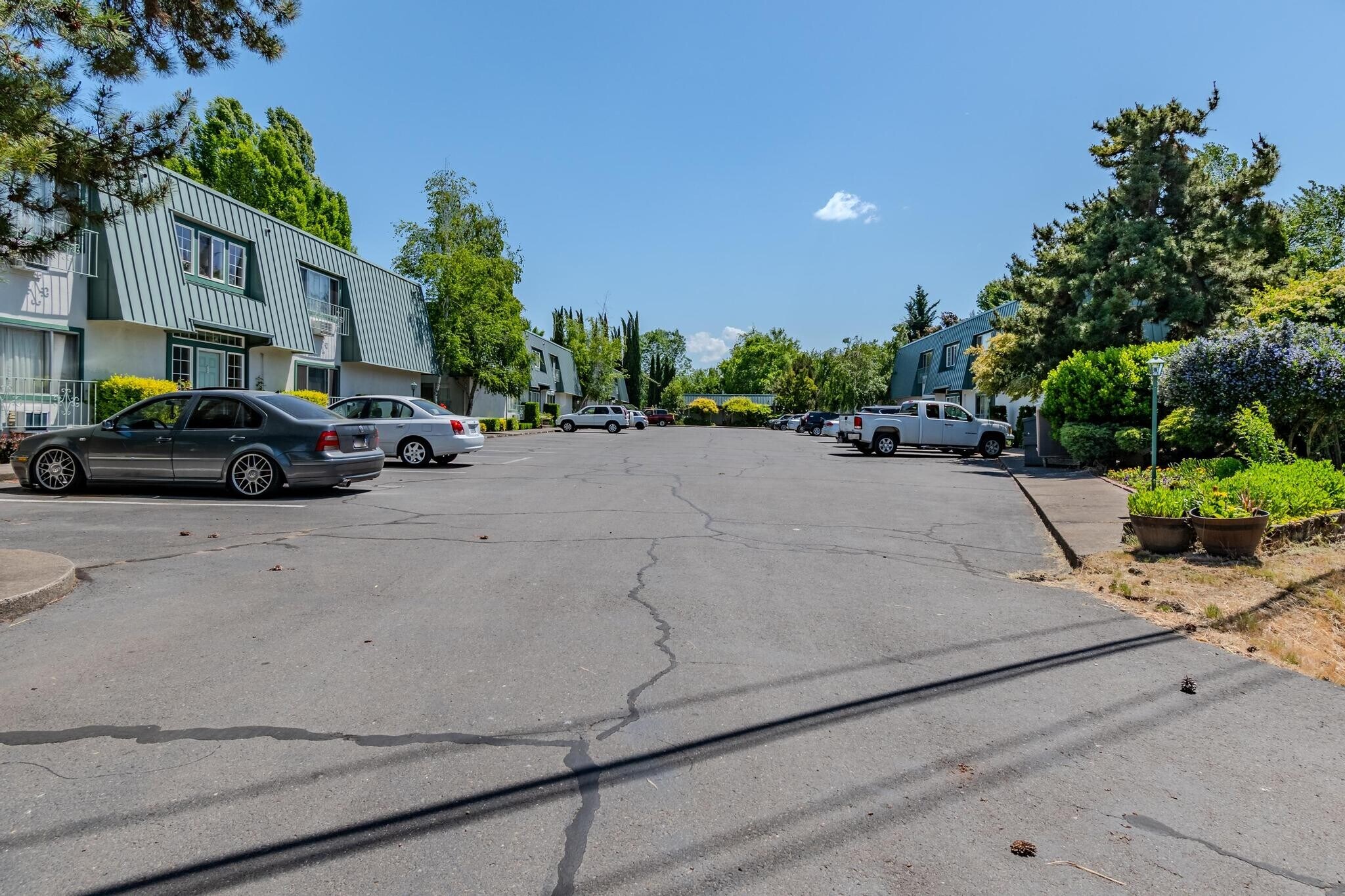 349 W Pine St, Central Point, OR for Sale