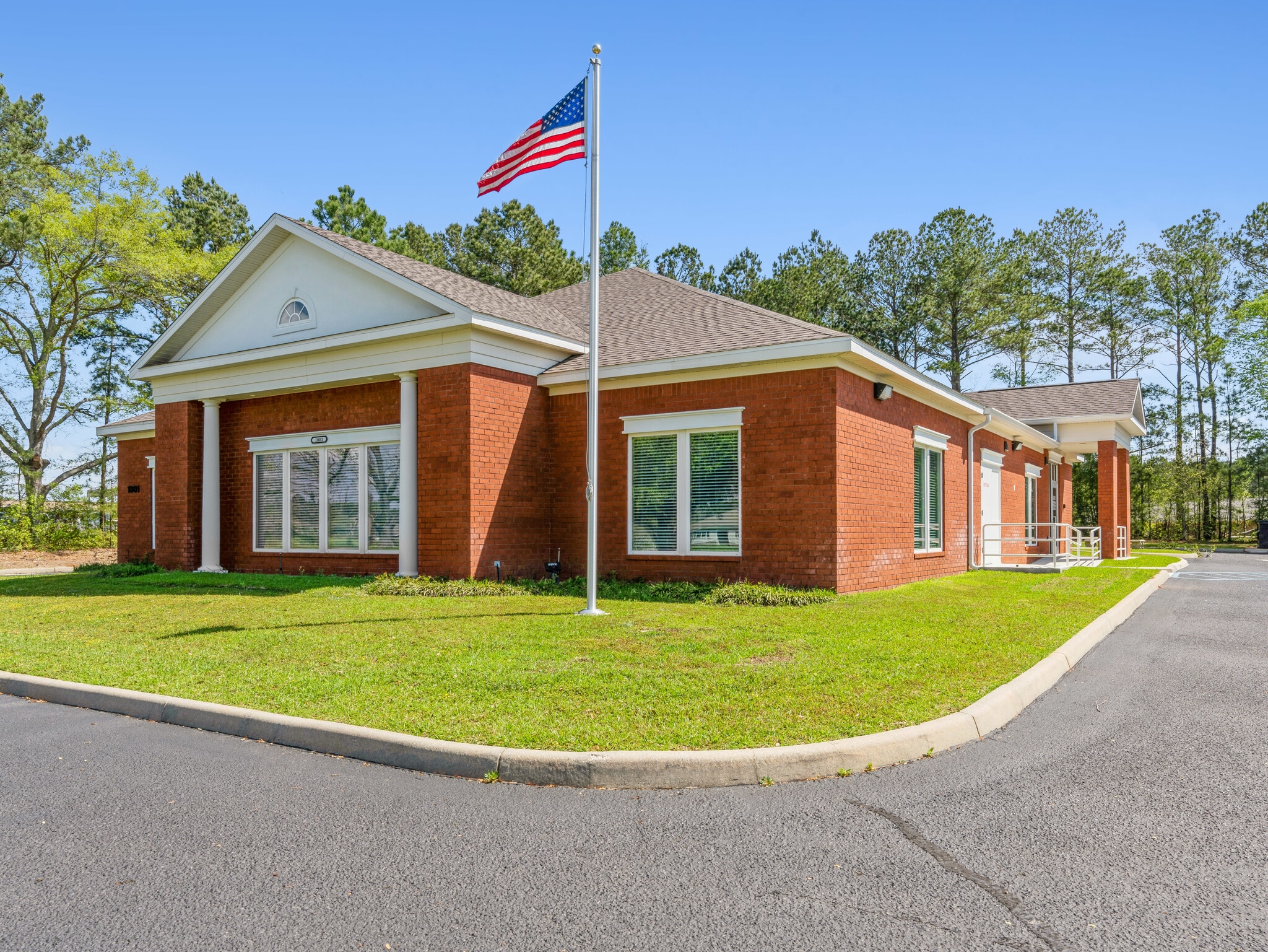 1841 Honeysuckle Rd, Dothan, AL for Sale