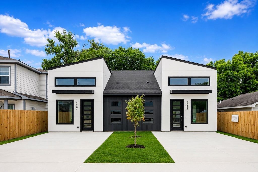 4430 Knoxville Street #A-B, Houston, TX for Sale