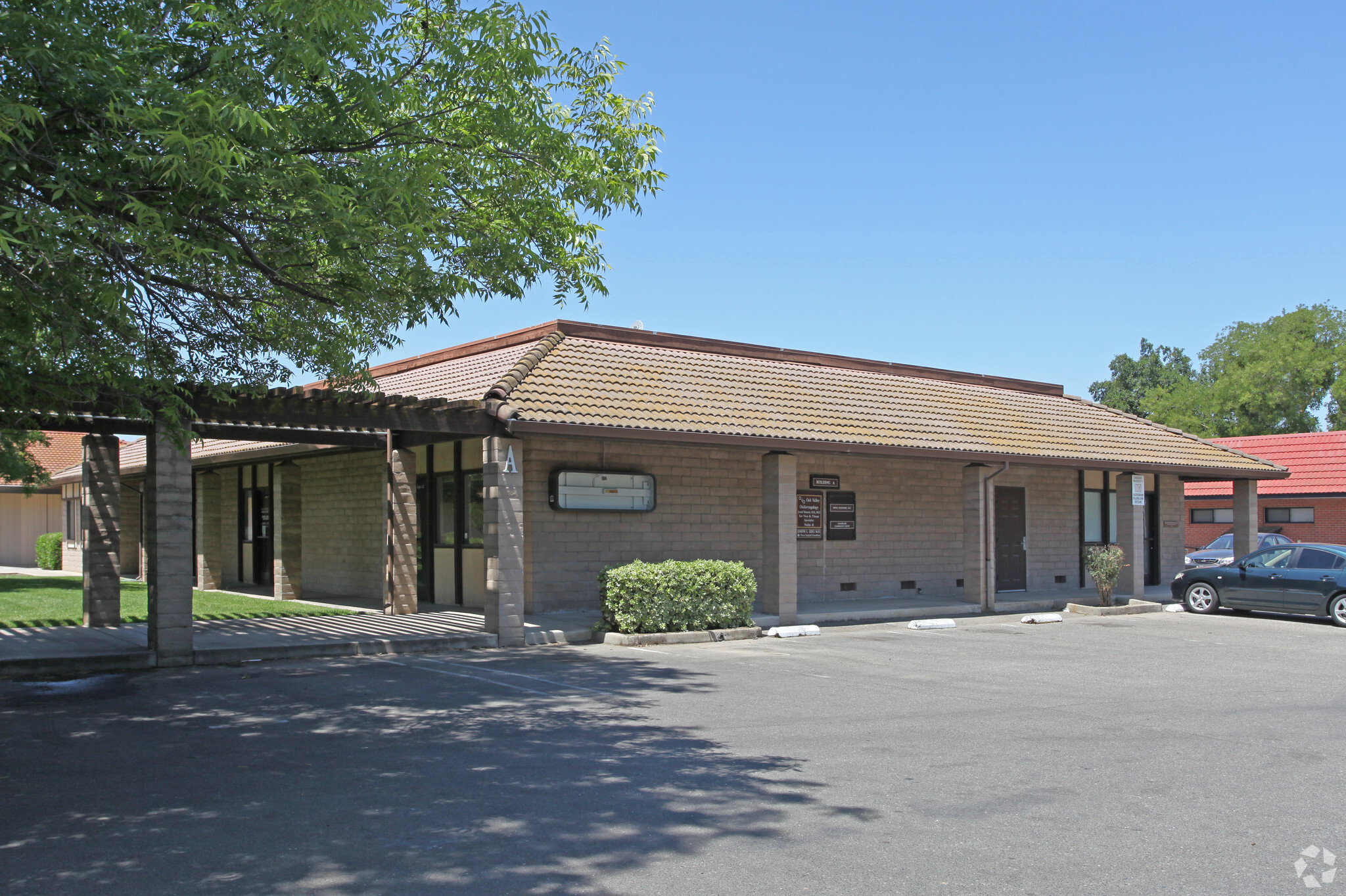 190-250 S Oak Ave, Oakdale, CA for Rent