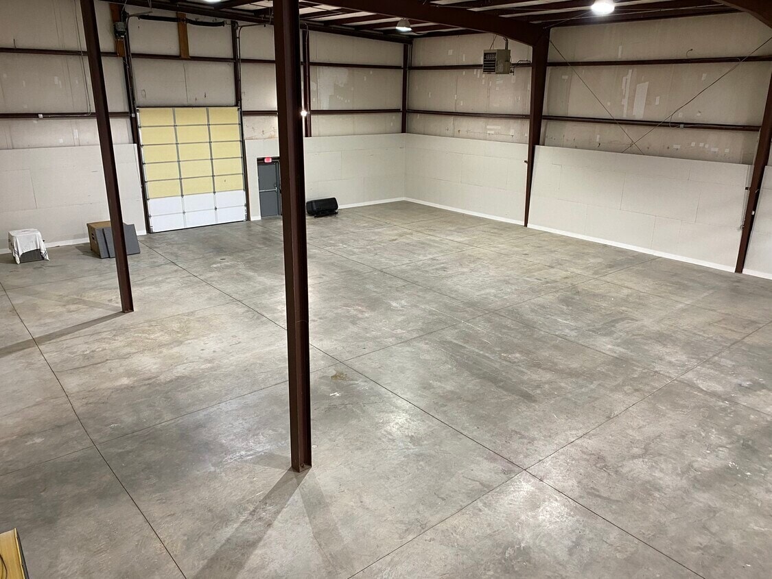 1584 SW Market St, Lees Summit, MO for Rent