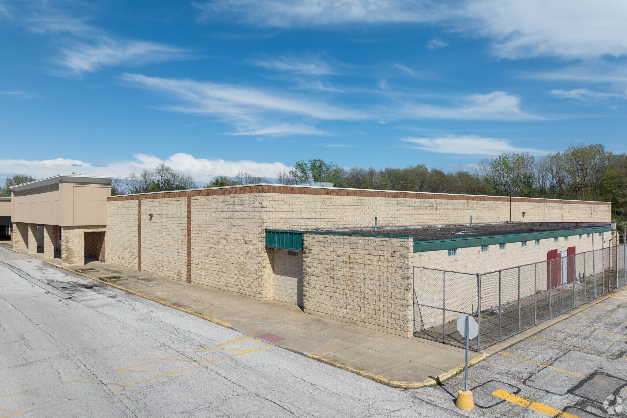 8535 Tanglewood Sq, Chagrin Falls, OH for Rent