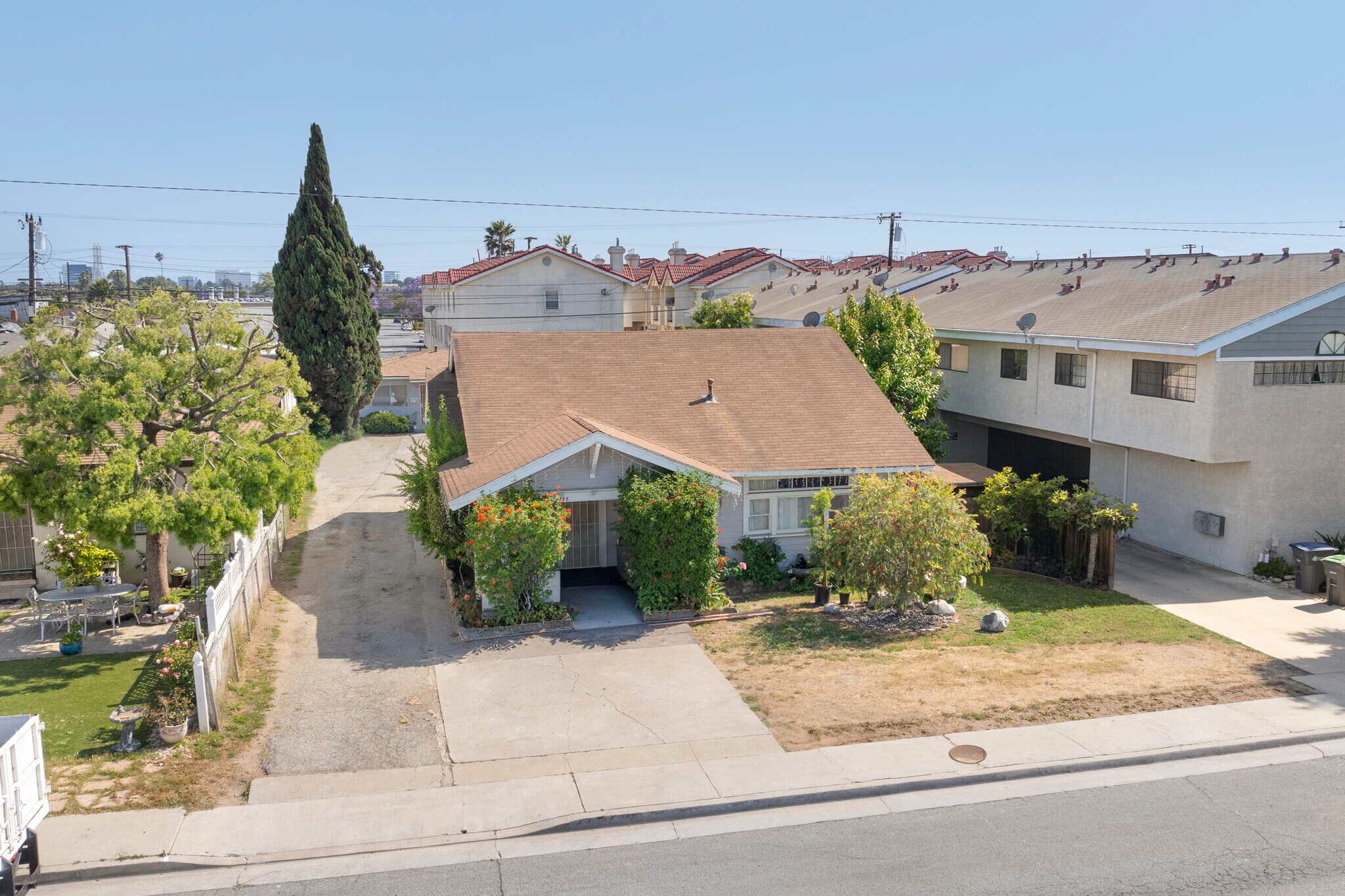 1148 W 166th St, Gardena, CA for Sale