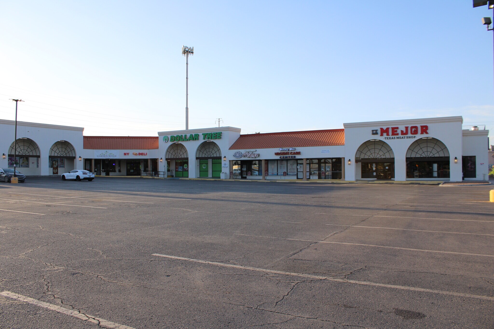 8041 N Mesa St, El Paso, TX for Rent