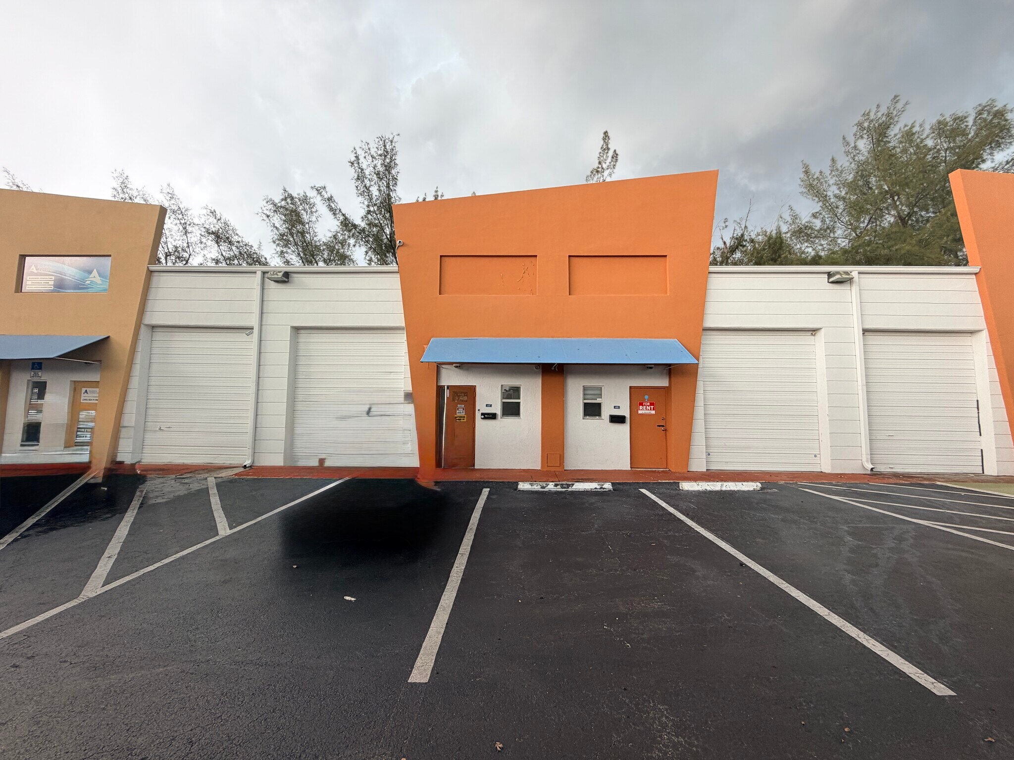 401-425 NW 10th Ter, Hallandale Beach, FL for Rent