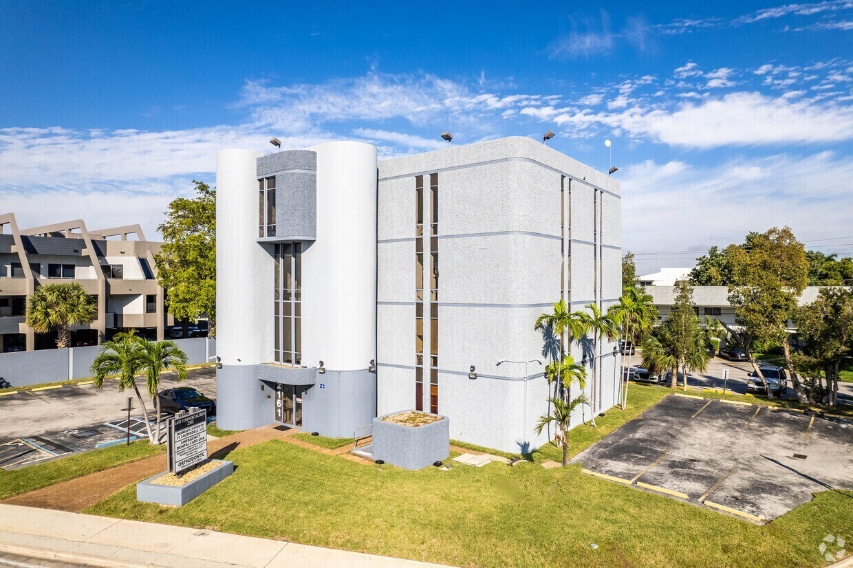 2161 E Commercial Blvd, Fort Lauderdale, FL for Rent